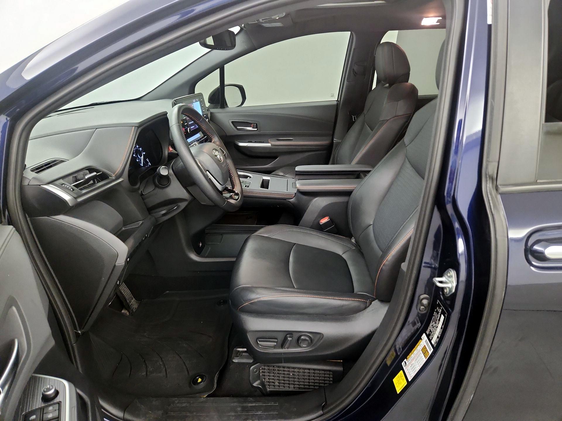 Thumbnail: 2021 Toyota Sienna - 11