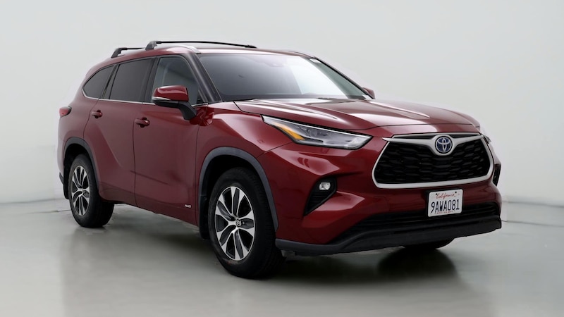 2022 Toyota Highlander XLE Hero Image