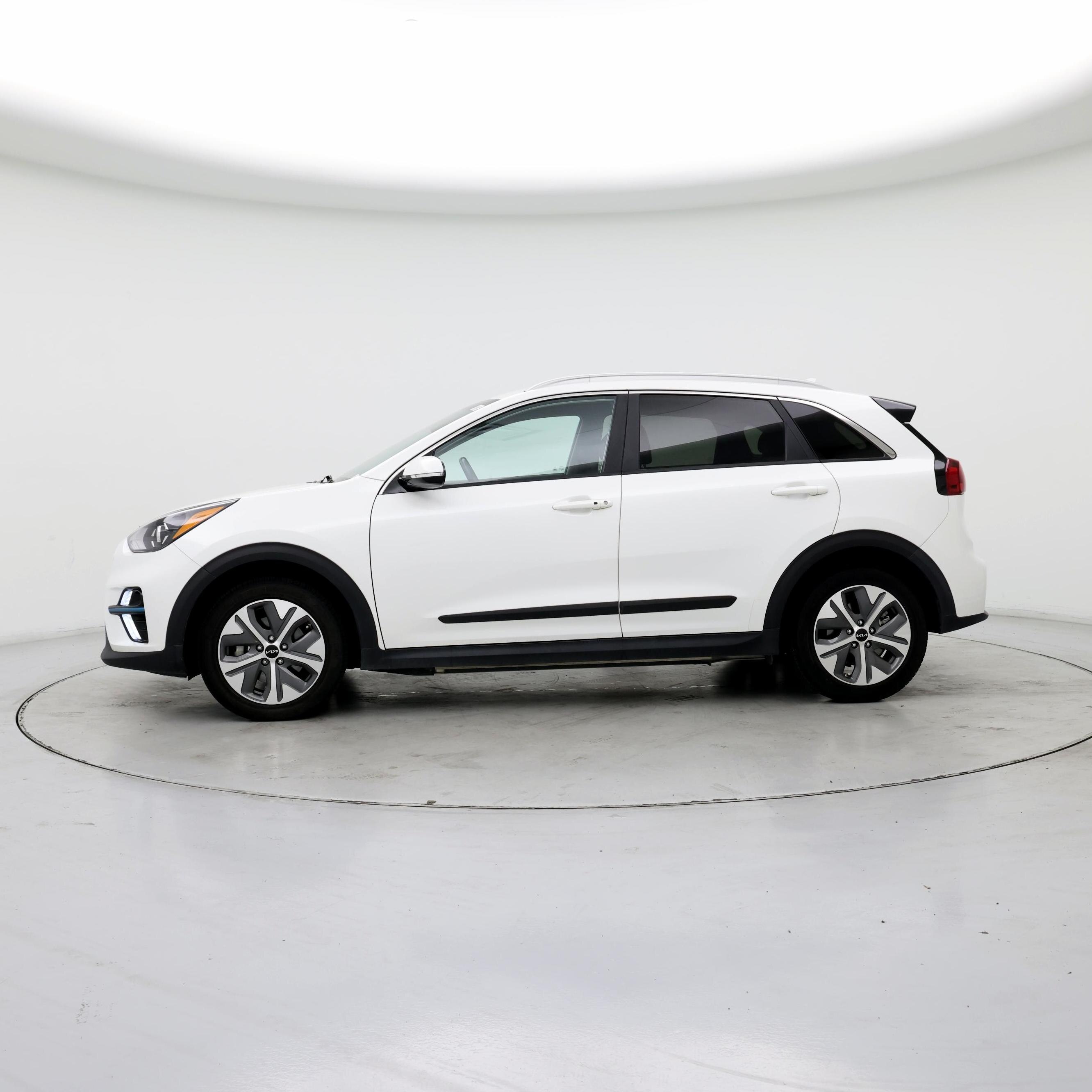 Thumbnail: 2022 Kia Niro - 3