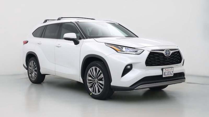 2022 Toyota Highlander Platinum Hero Image