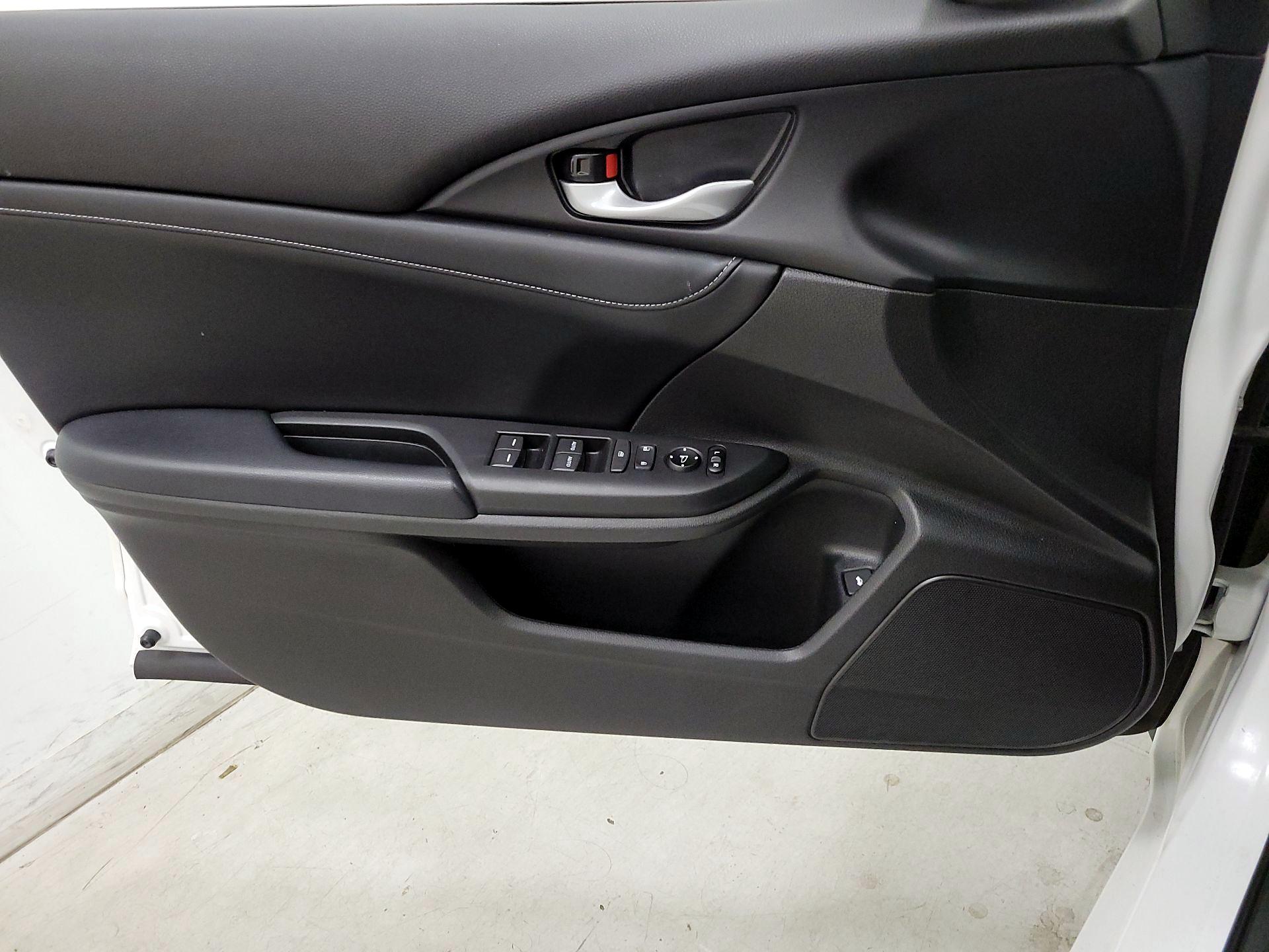Thumbnail: 2019 Honda Insight - 12