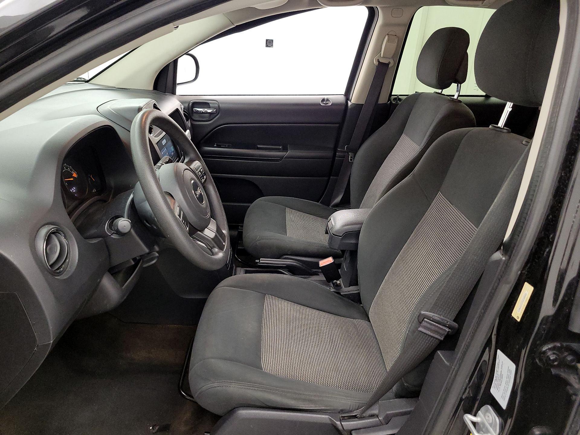 Thumbnail: 2016 Jeep Compass - 11