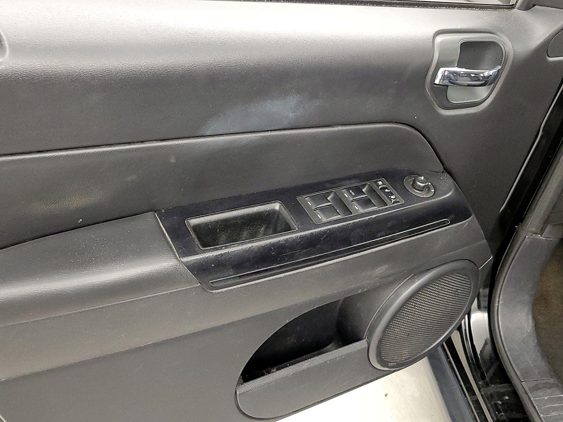 Thumbnail: 2016 Jeep Compass - 12