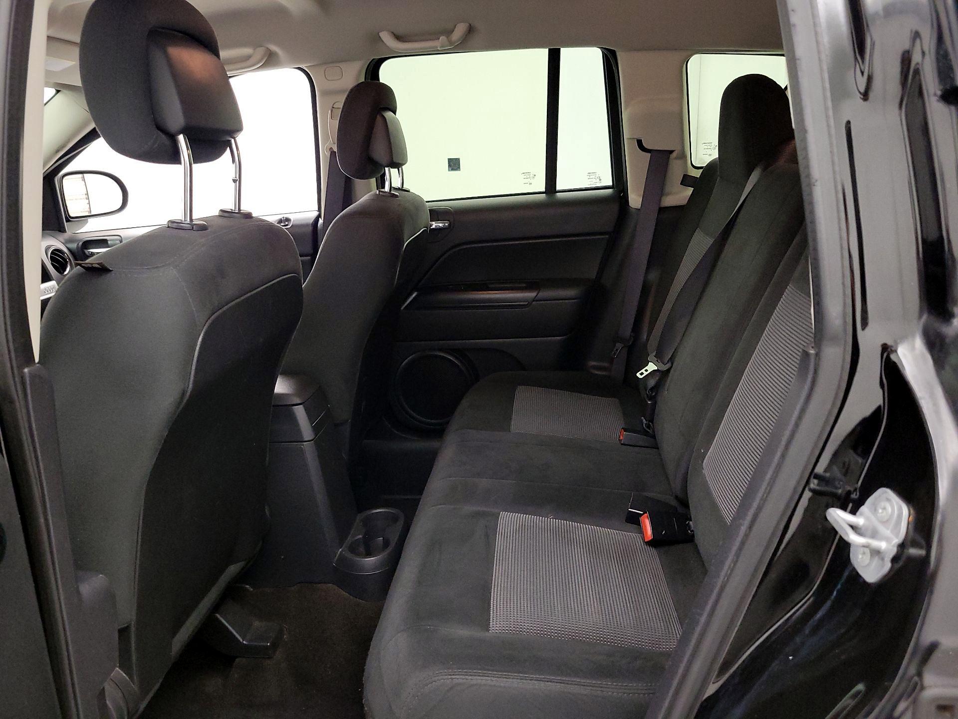 Thumbnail: 2016 Jeep Compass - 16