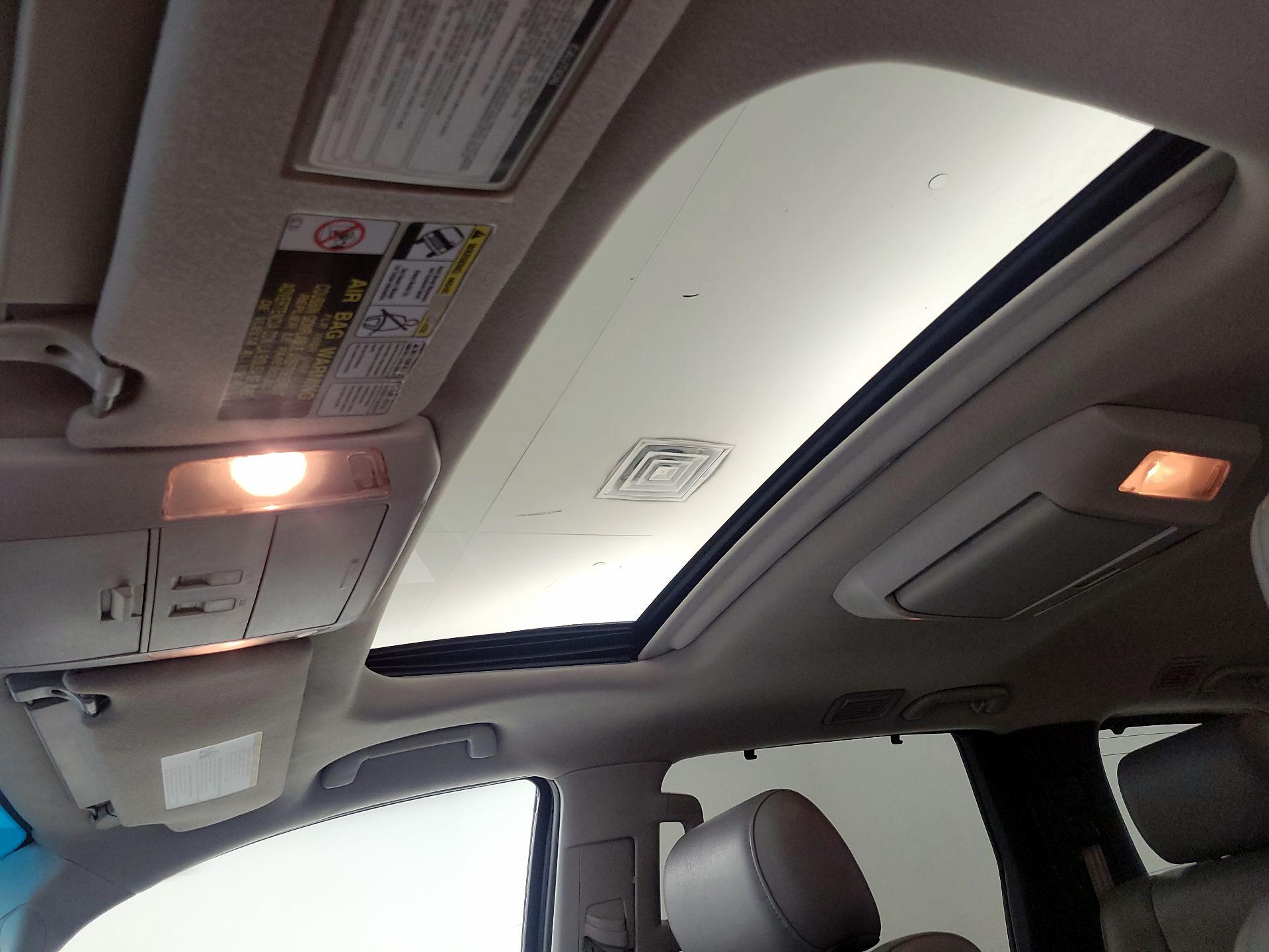 Thumbnail: 2013 Toyota Sequoia - 19