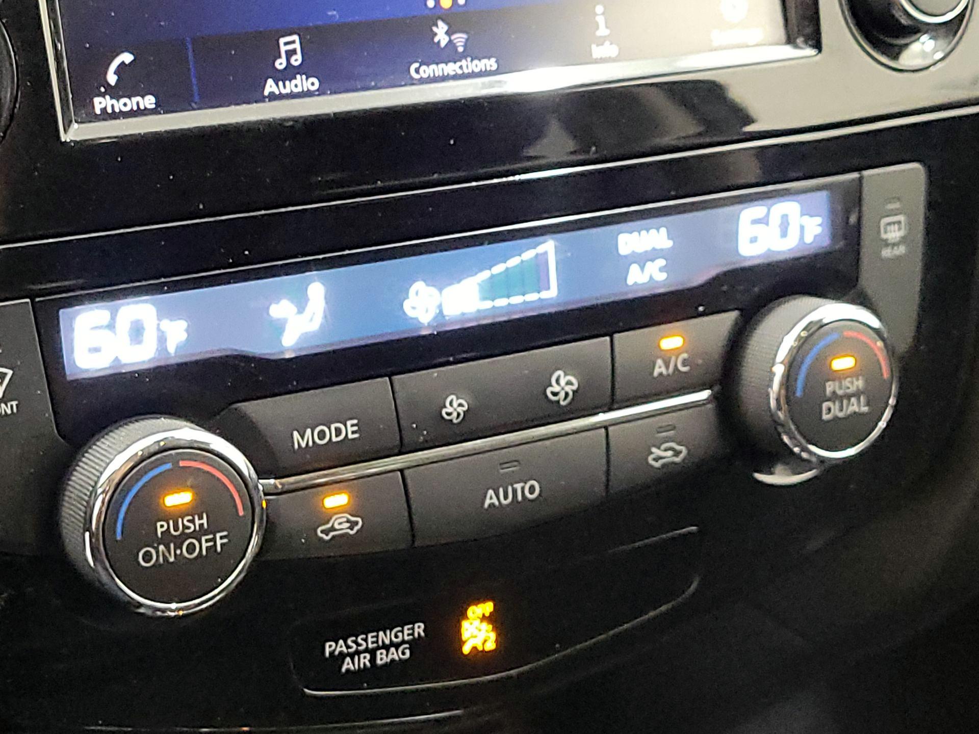 Thumbnail: 2019 Nissan Rogue - 16