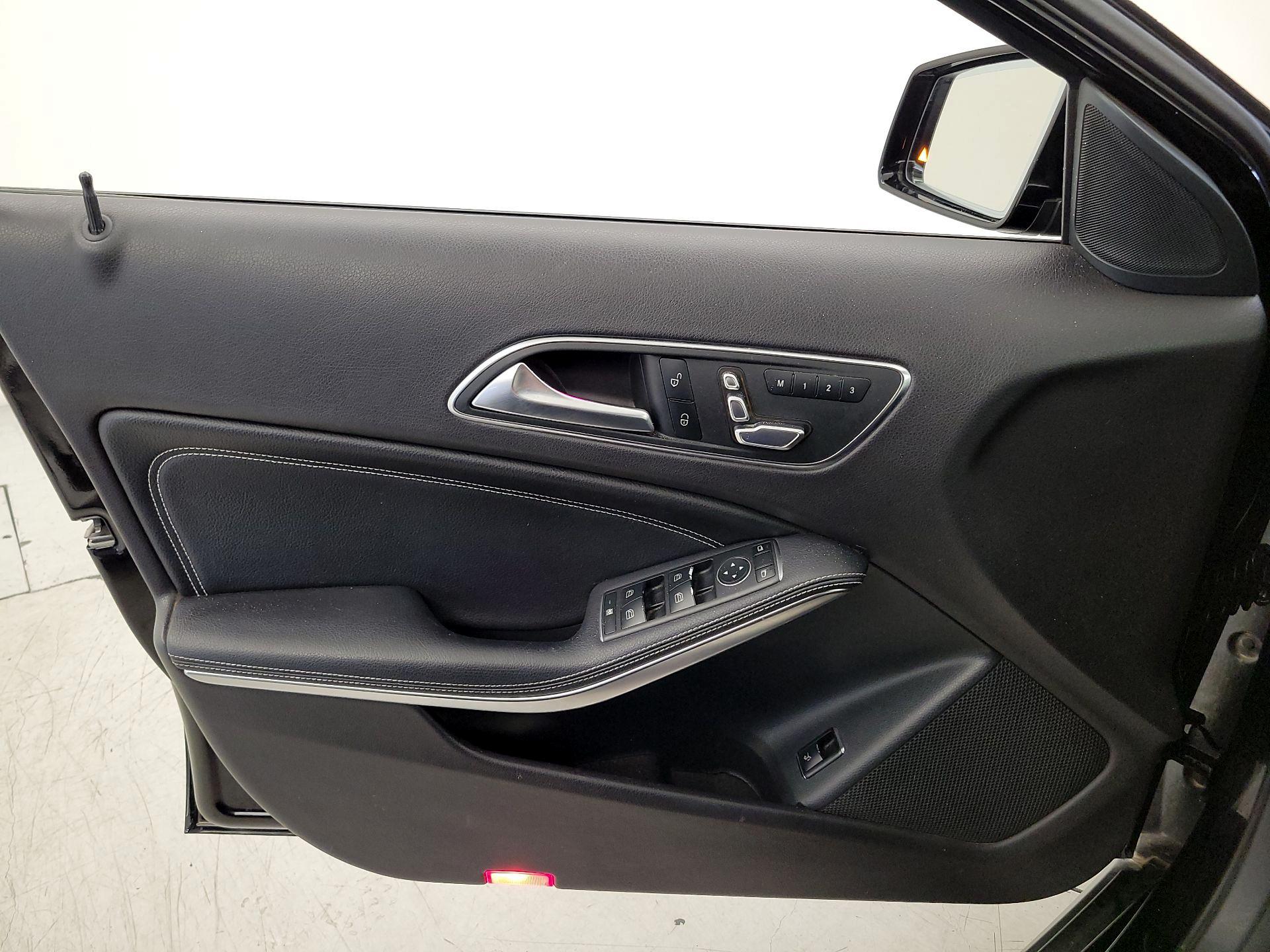 Thumbnail: 2018 Mercedes-Benz GLA - 12