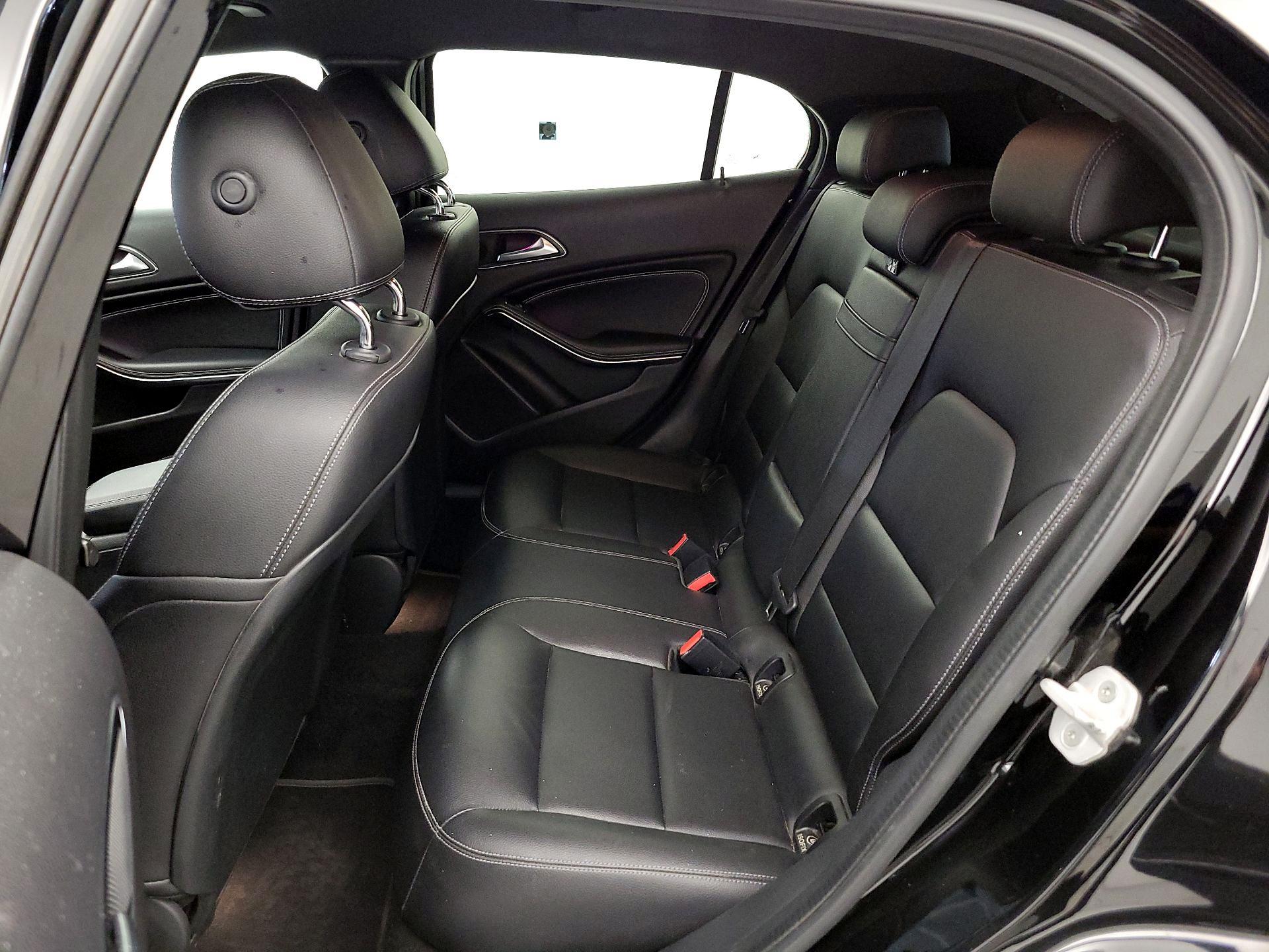 Thumbnail: 2018 Mercedes-Benz GLA - 18