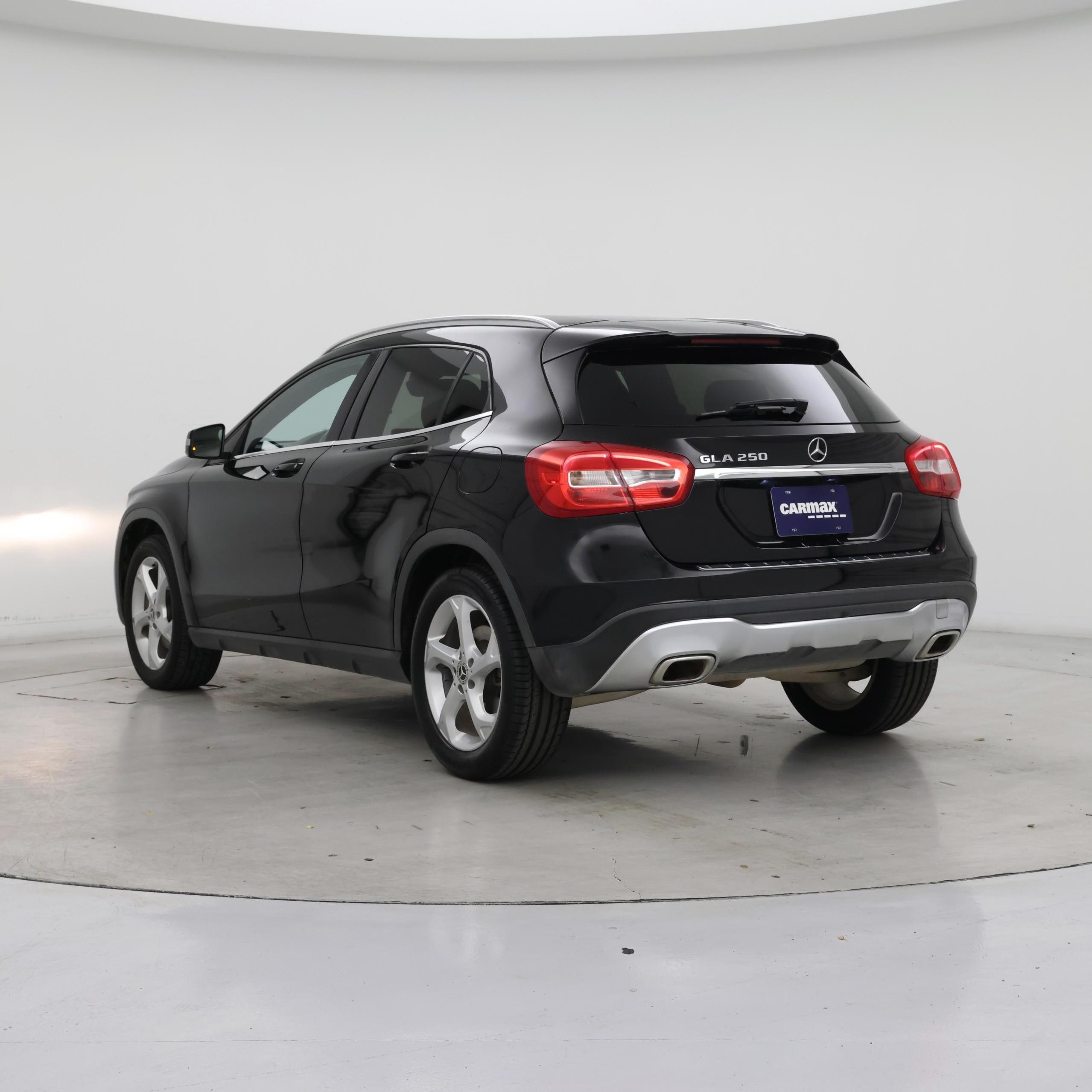 Thumbnail: 2018 Mercedes-Benz GLA - 2