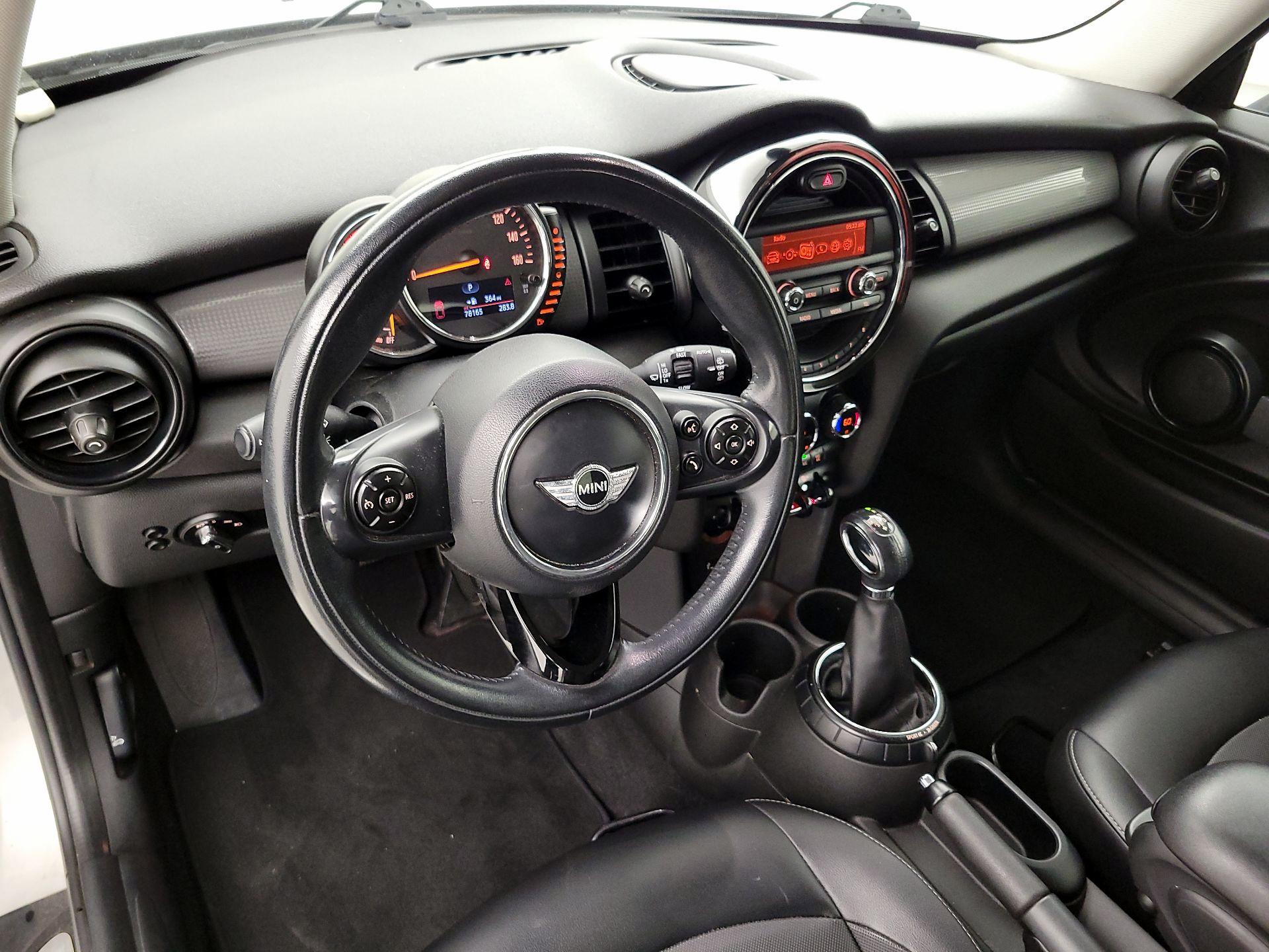 Thumbnail: 2015 MINI Cooper Hardtop - 9