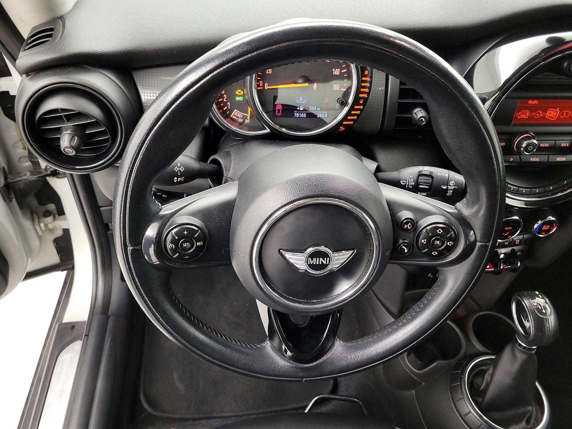 Thumbnail: 2015 MINI Cooper Hardtop - 10