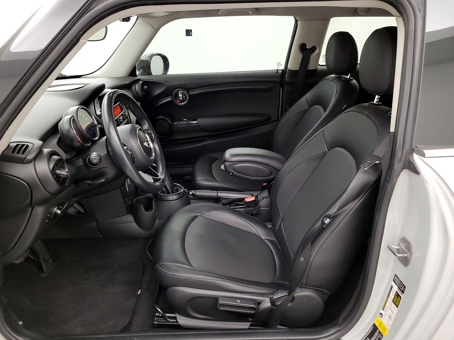 Thumbnail: 2015 MINI Cooper Hardtop - 11
