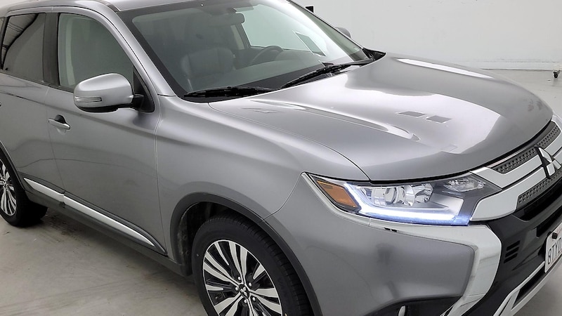 2019 Mitsubishi Outlander SE Hero Image