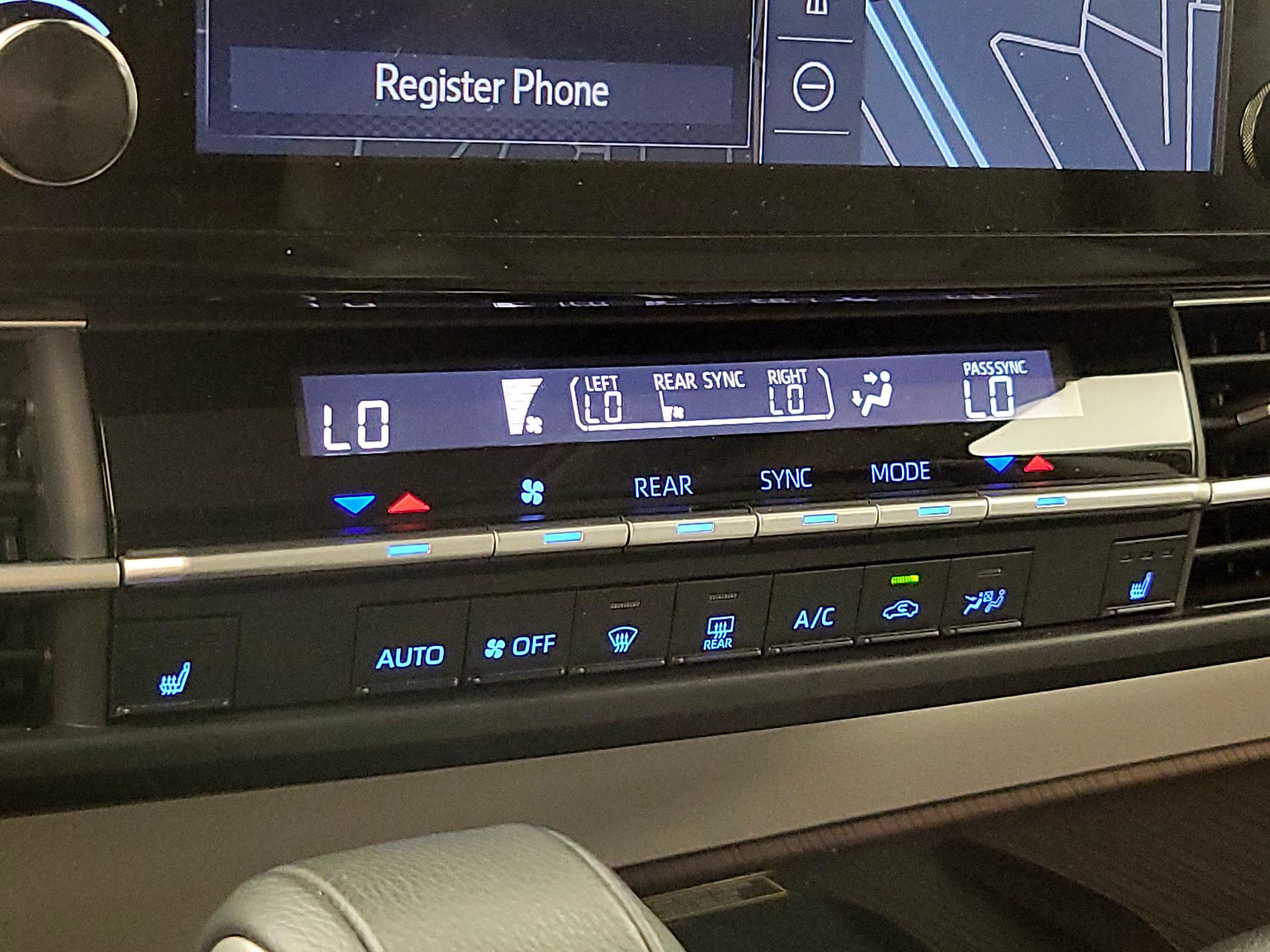 Thumbnail: 2022 Toyota Sienna - 17