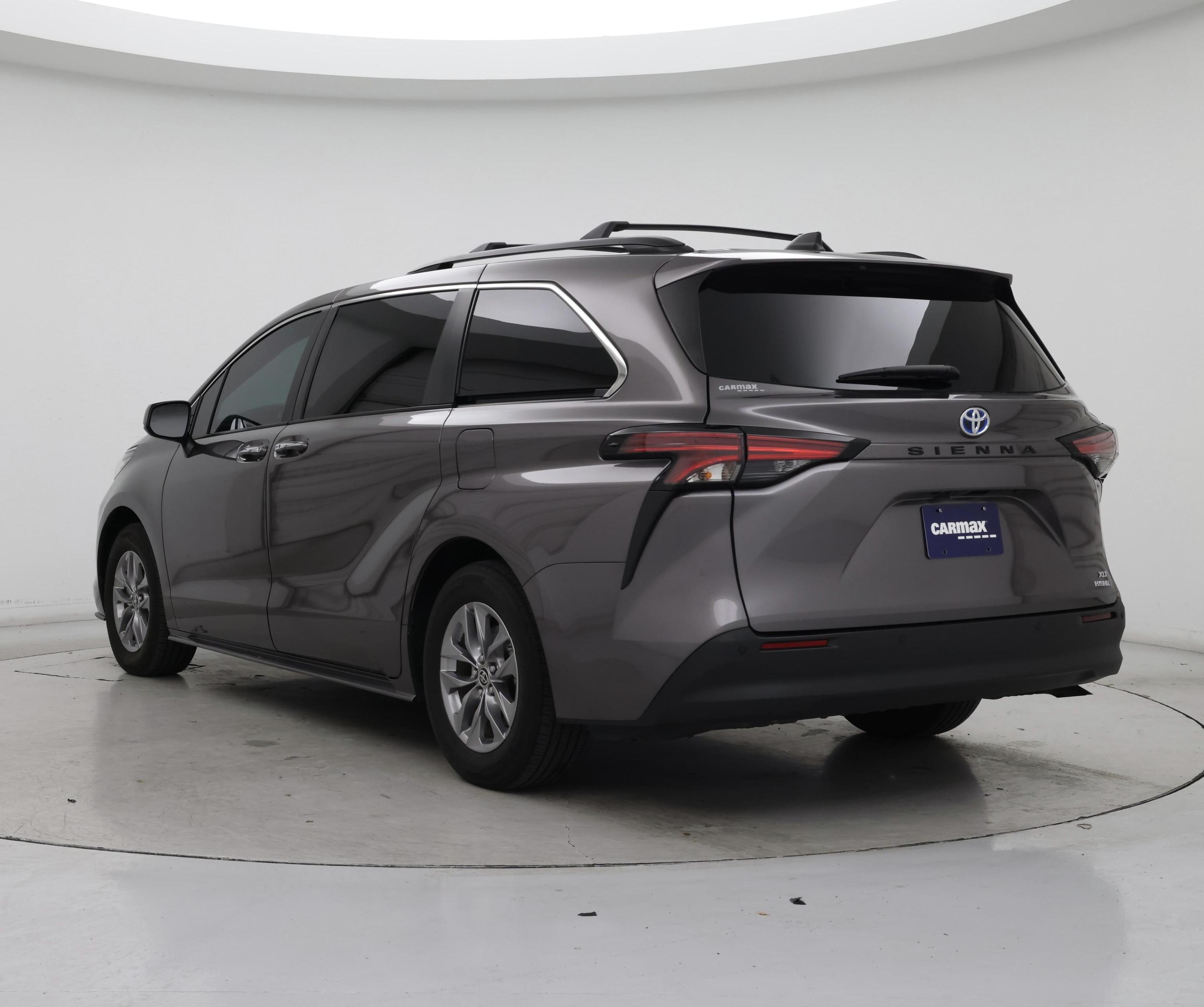 Thumbnail: 2022 Toyota Sienna - 2