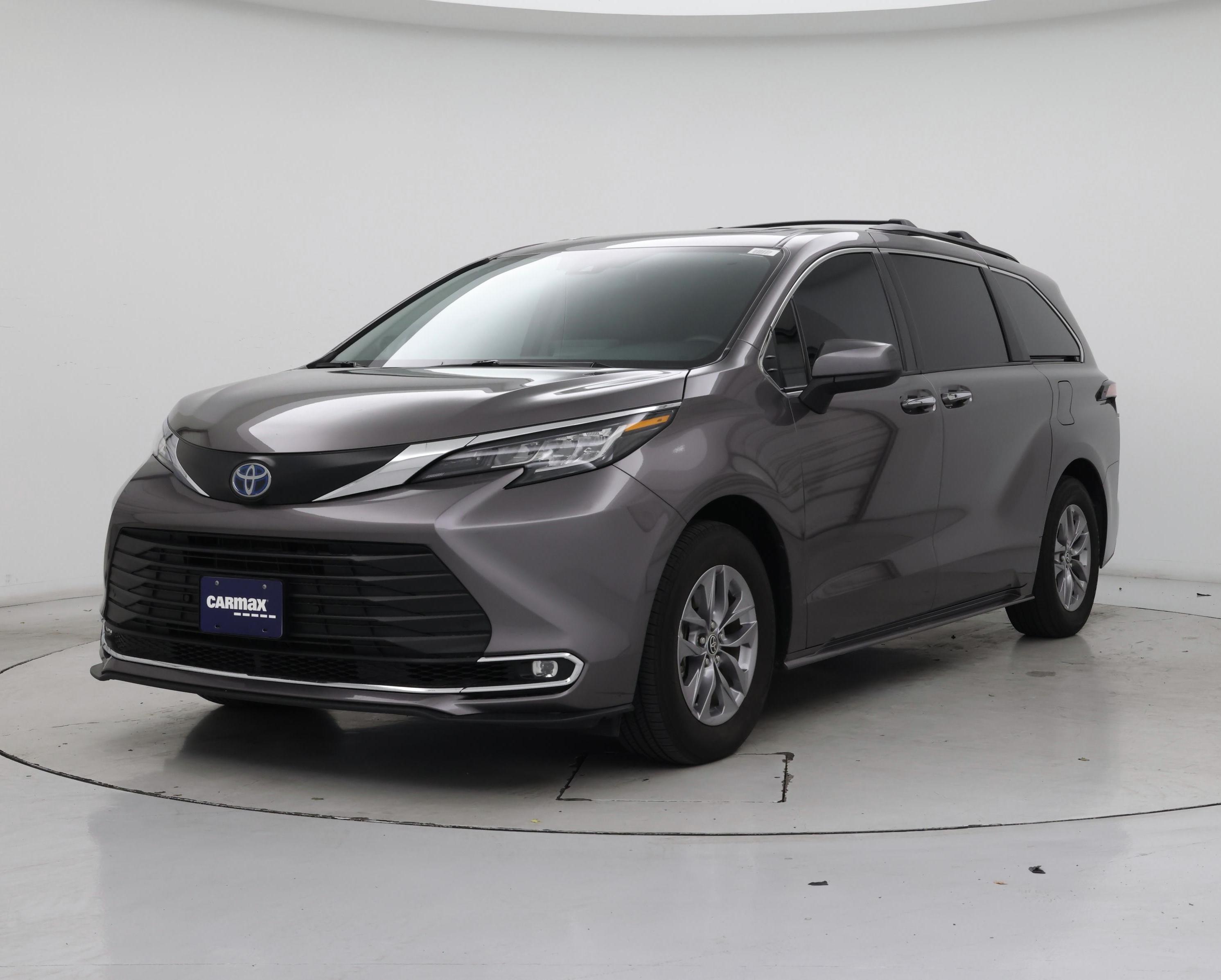 Thumbnail: 2022 Toyota Sienna - 4