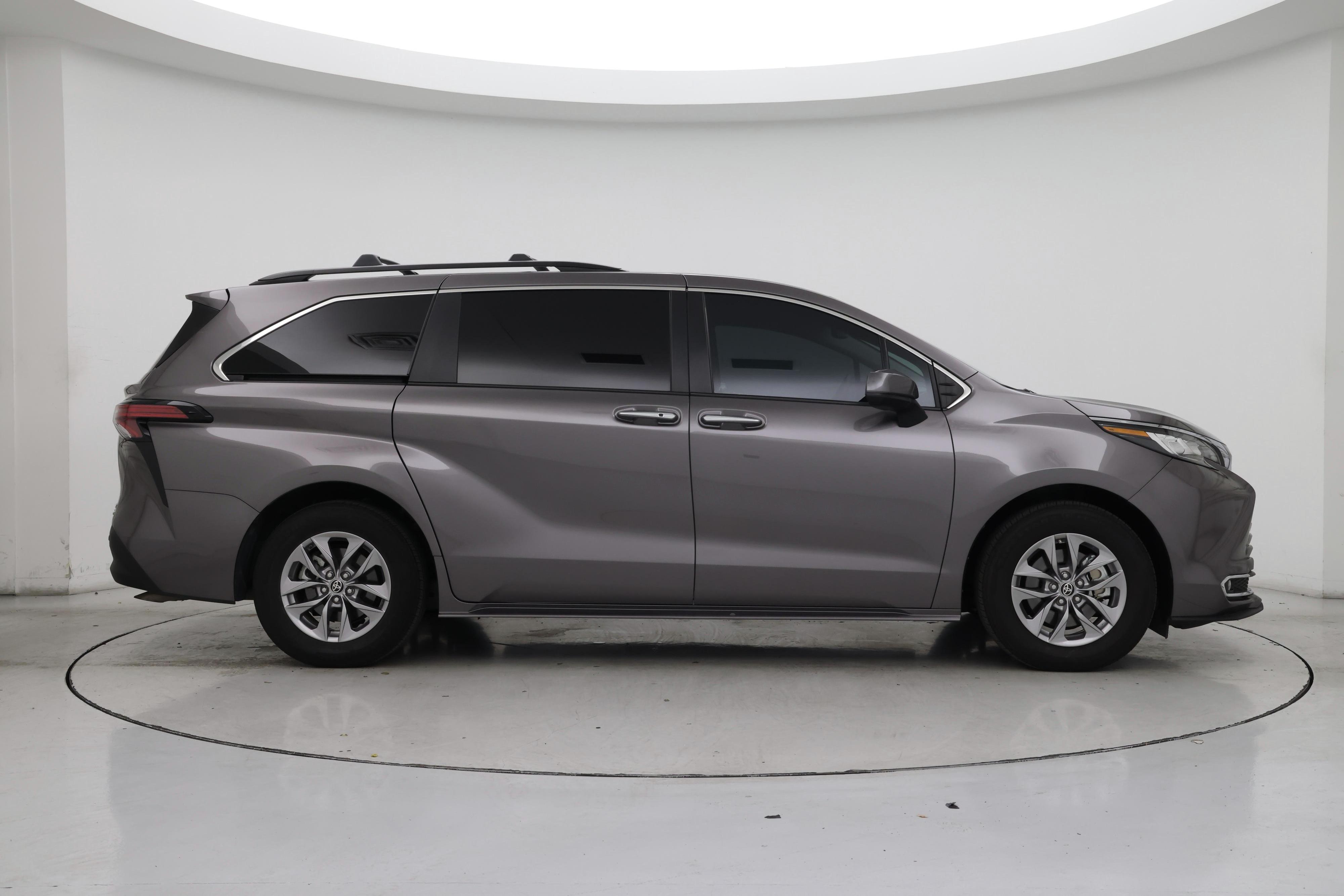 Thumbnail: 2022 Toyota Sienna - 7