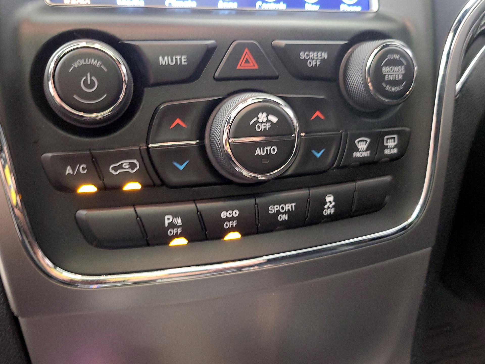Thumbnail: 2018 Jeep Grand Cherokee - 16
