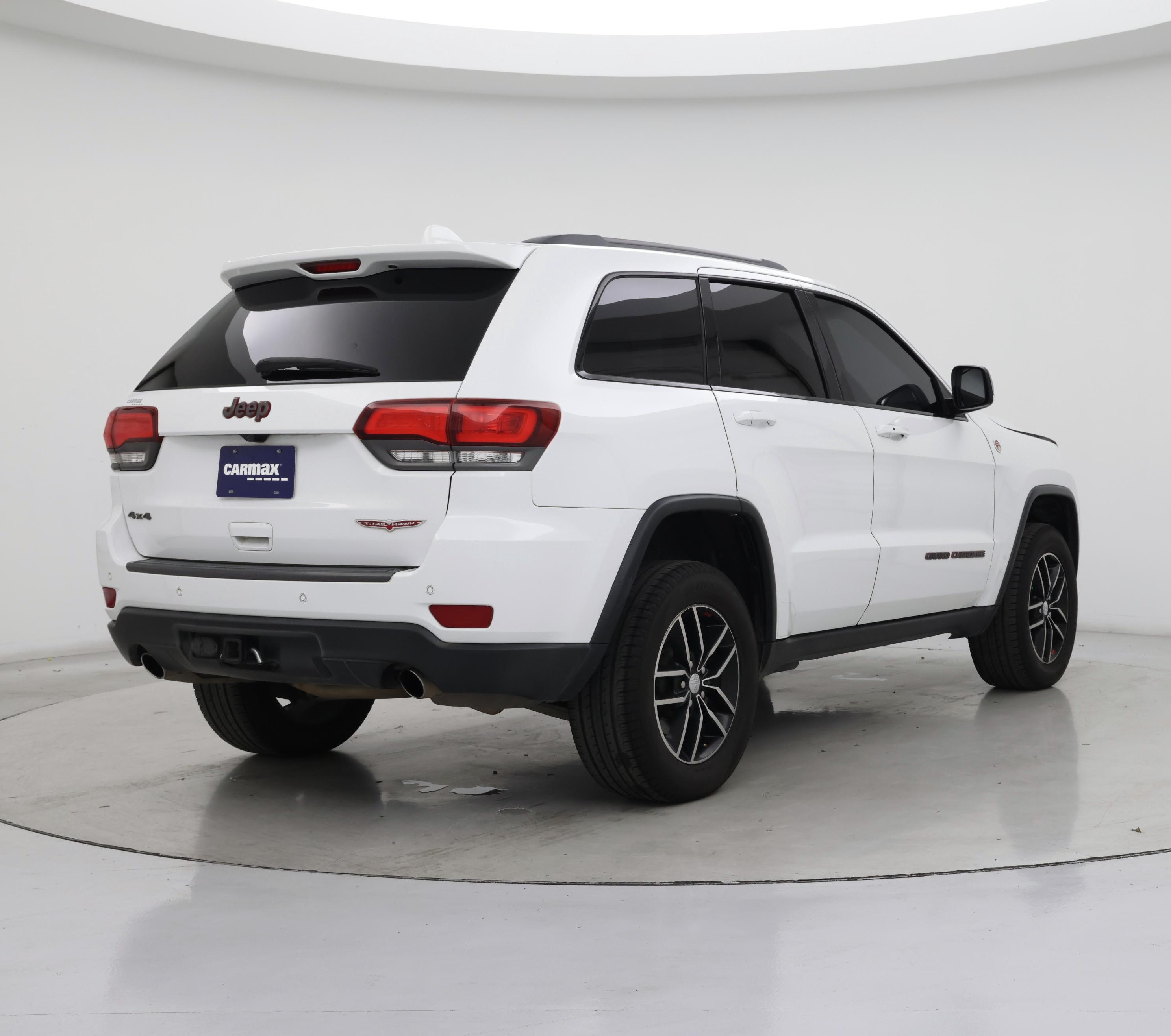 Thumbnail: 2018 Jeep Grand Cherokee - 8