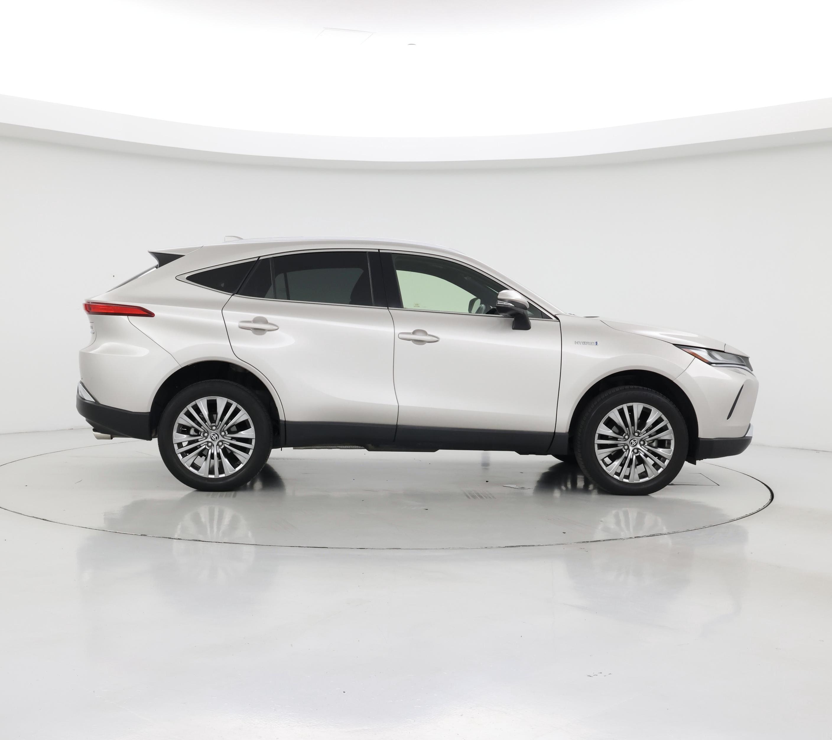 Thumbnail: 2021 Toyota Venza - 7