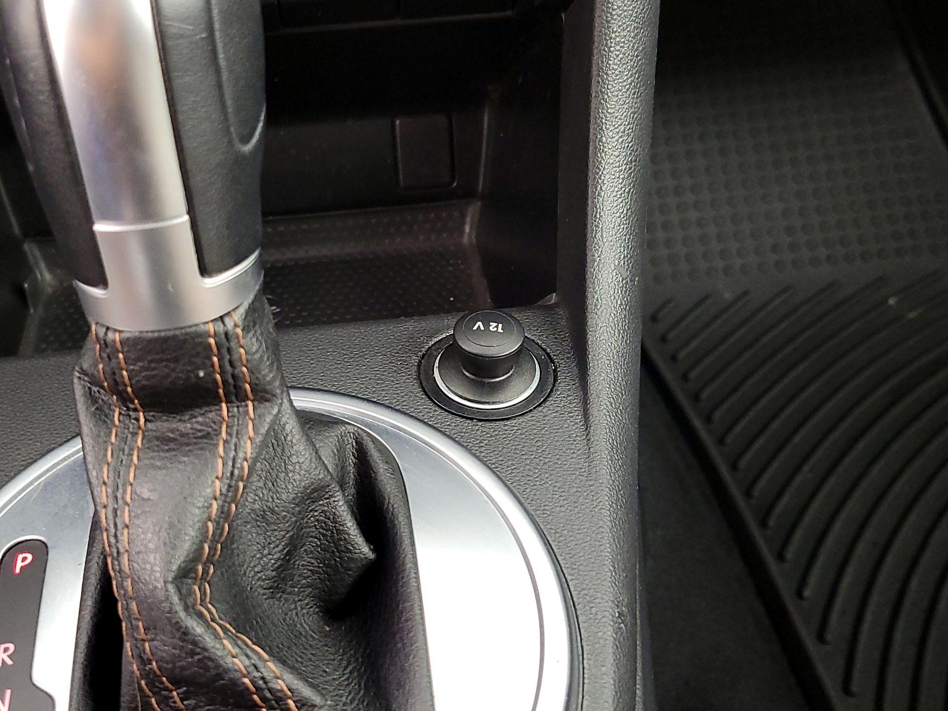 Thumbnail: 2015 Volkswagen Beetle - 17