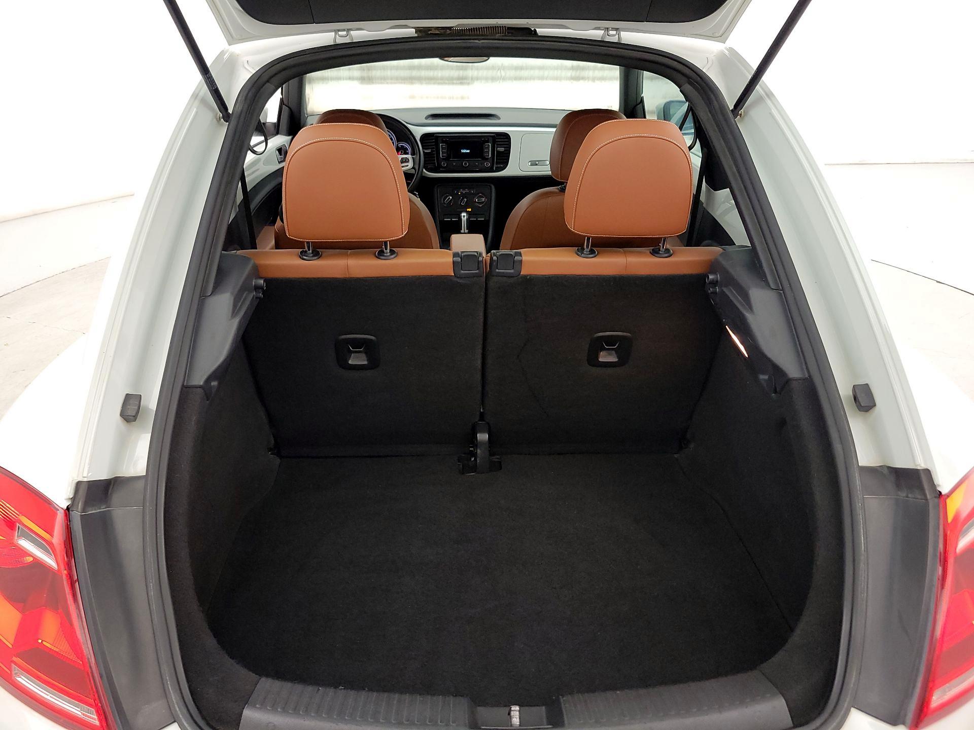 Thumbnail: 2015 Volkswagen Beetle - 19