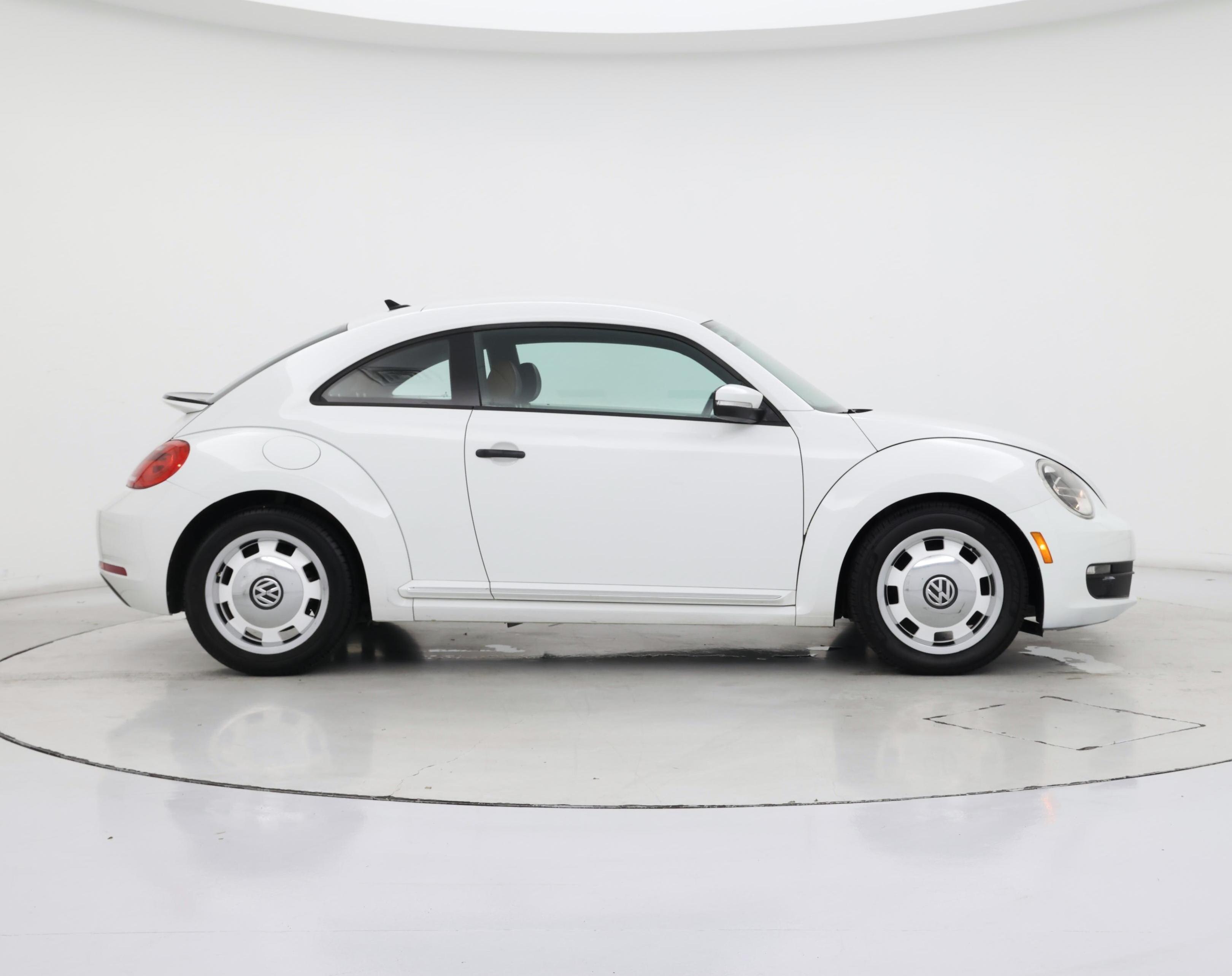 Thumbnail: 2015 Volkswagen Beetle - 7