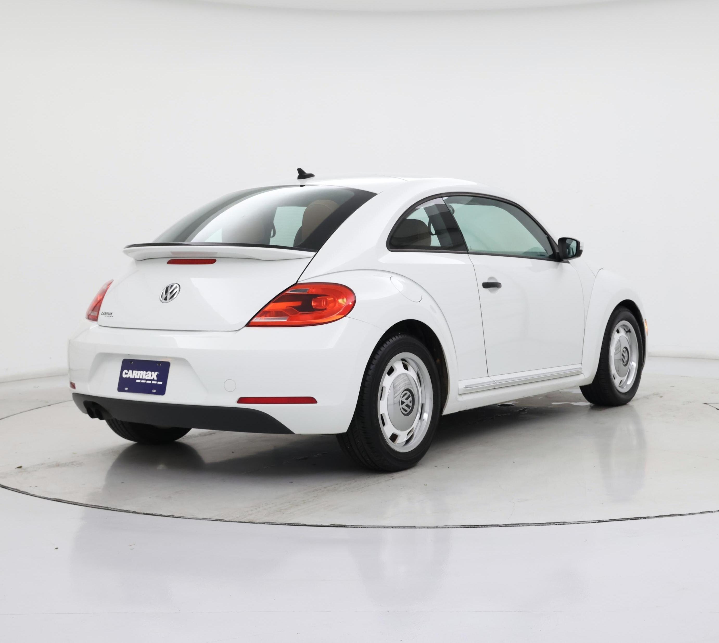 Thumbnail: 2015 Volkswagen Beetle - 8