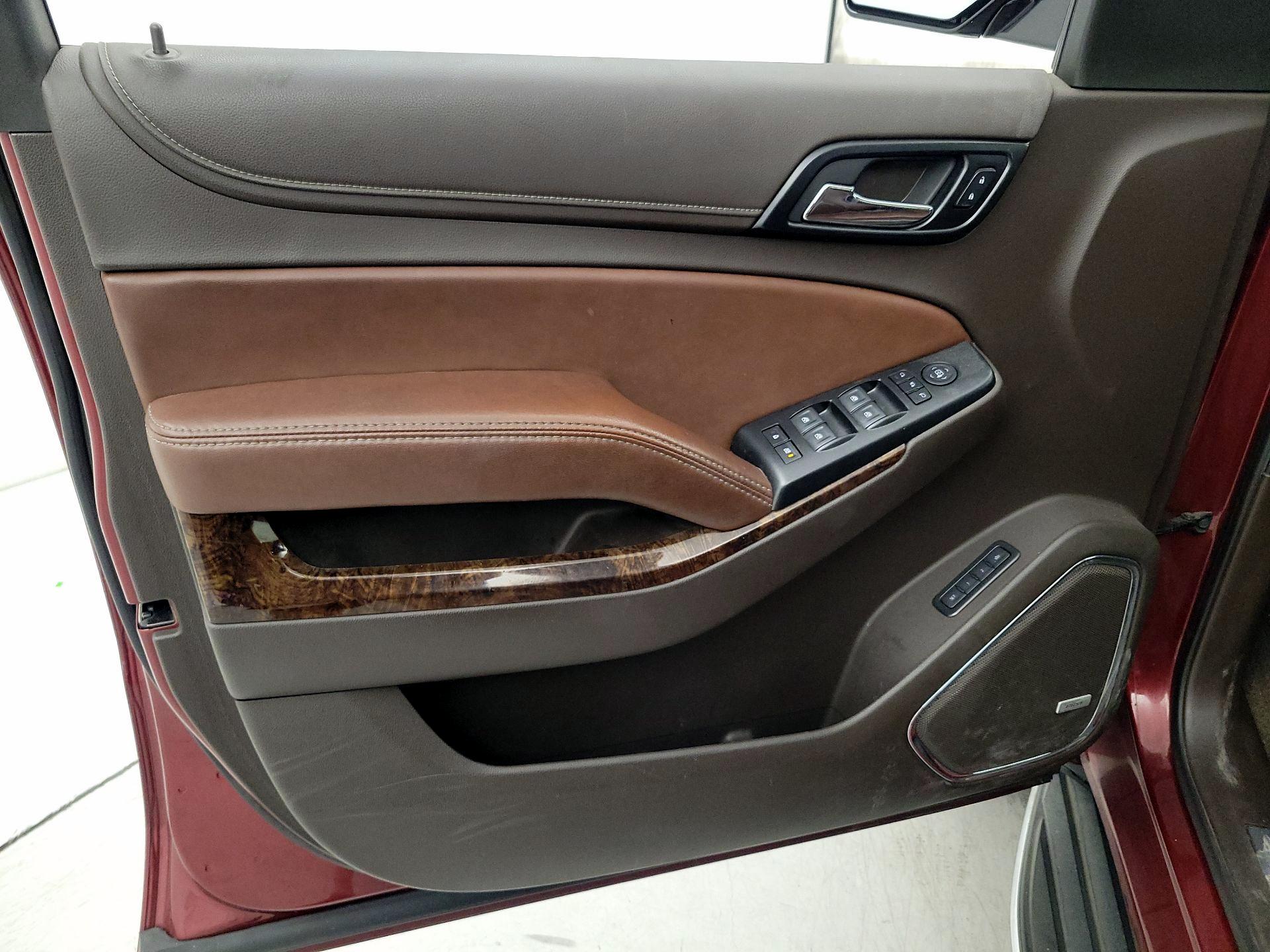 Thumbnail: 2019 Chevrolet Suburban - 12