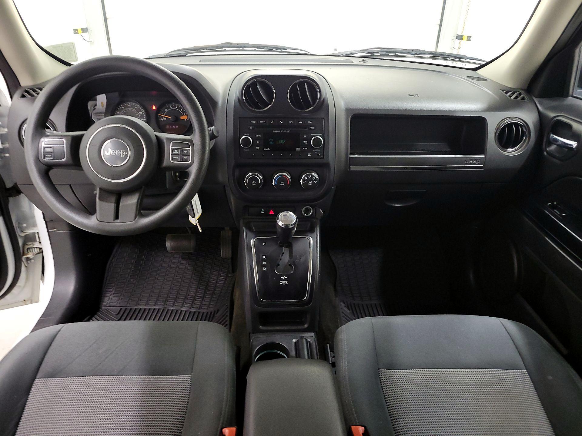 Thumbnail: 2016 Jeep Patriot - 9