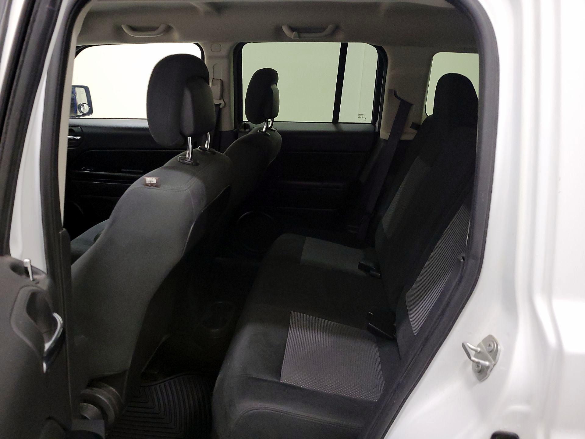 Thumbnail: 2016 Jeep Patriot - 16