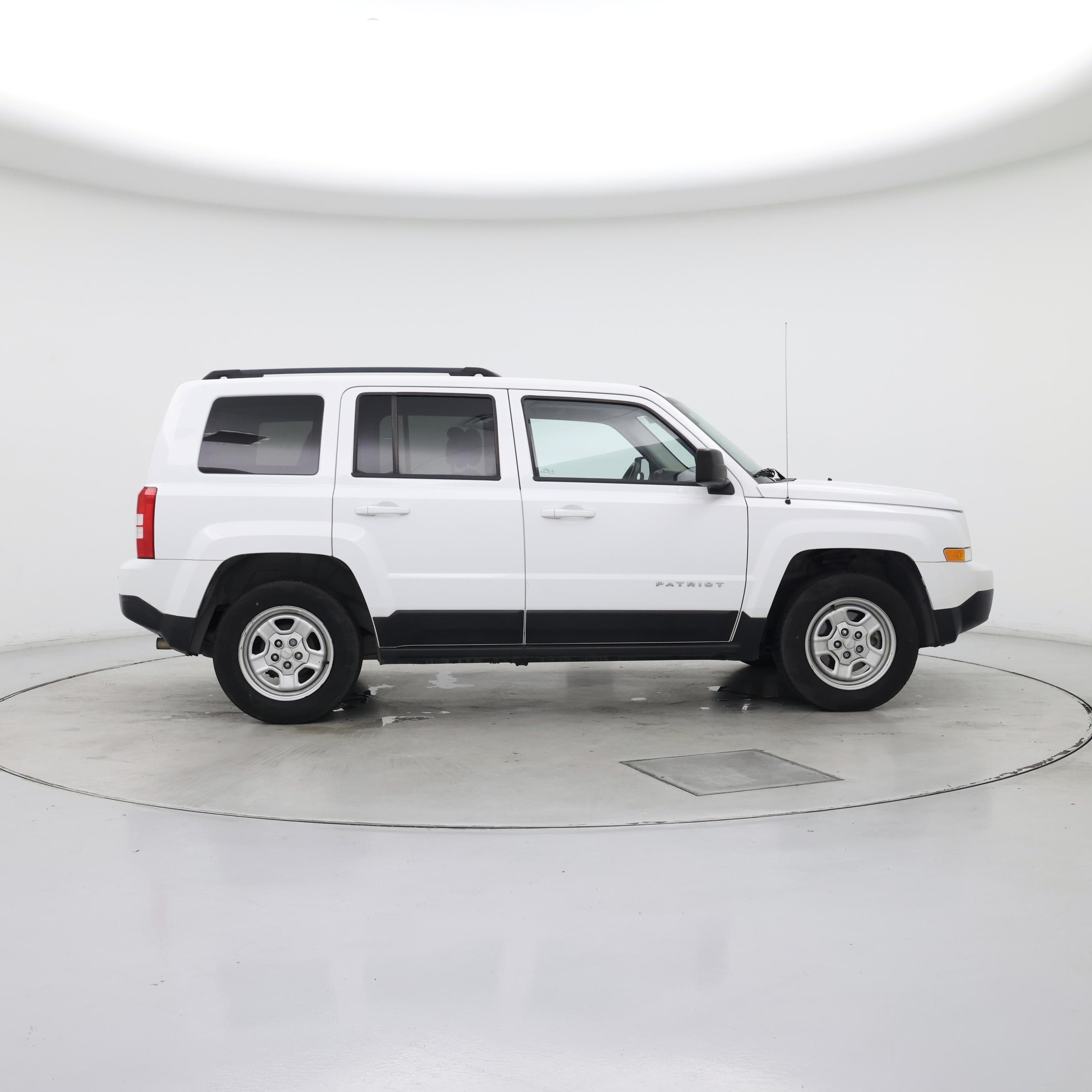 Thumbnail: 2016 Jeep Patriot - 7