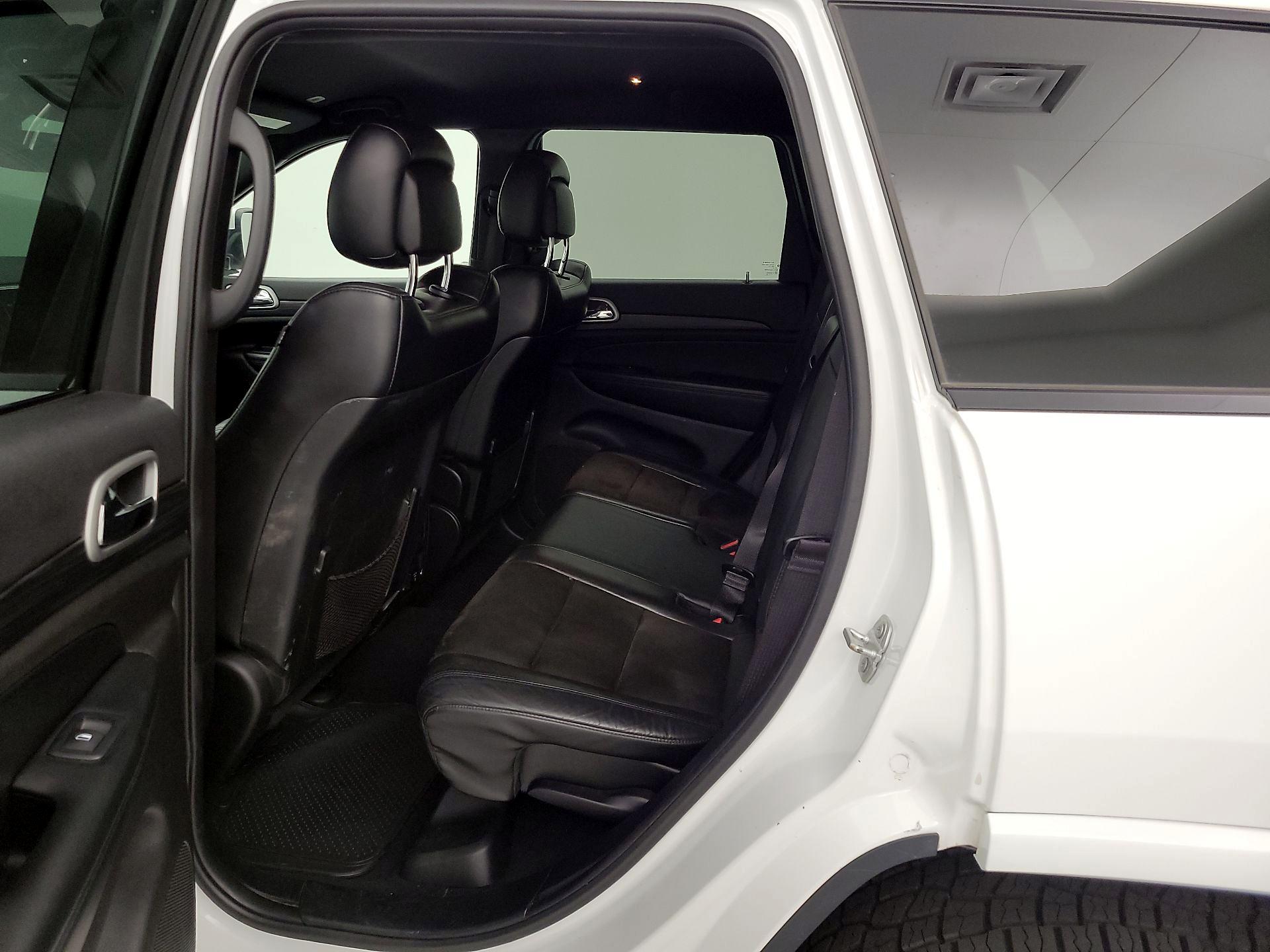 Thumbnail: 2020 Jeep Grand Cherokee - 18