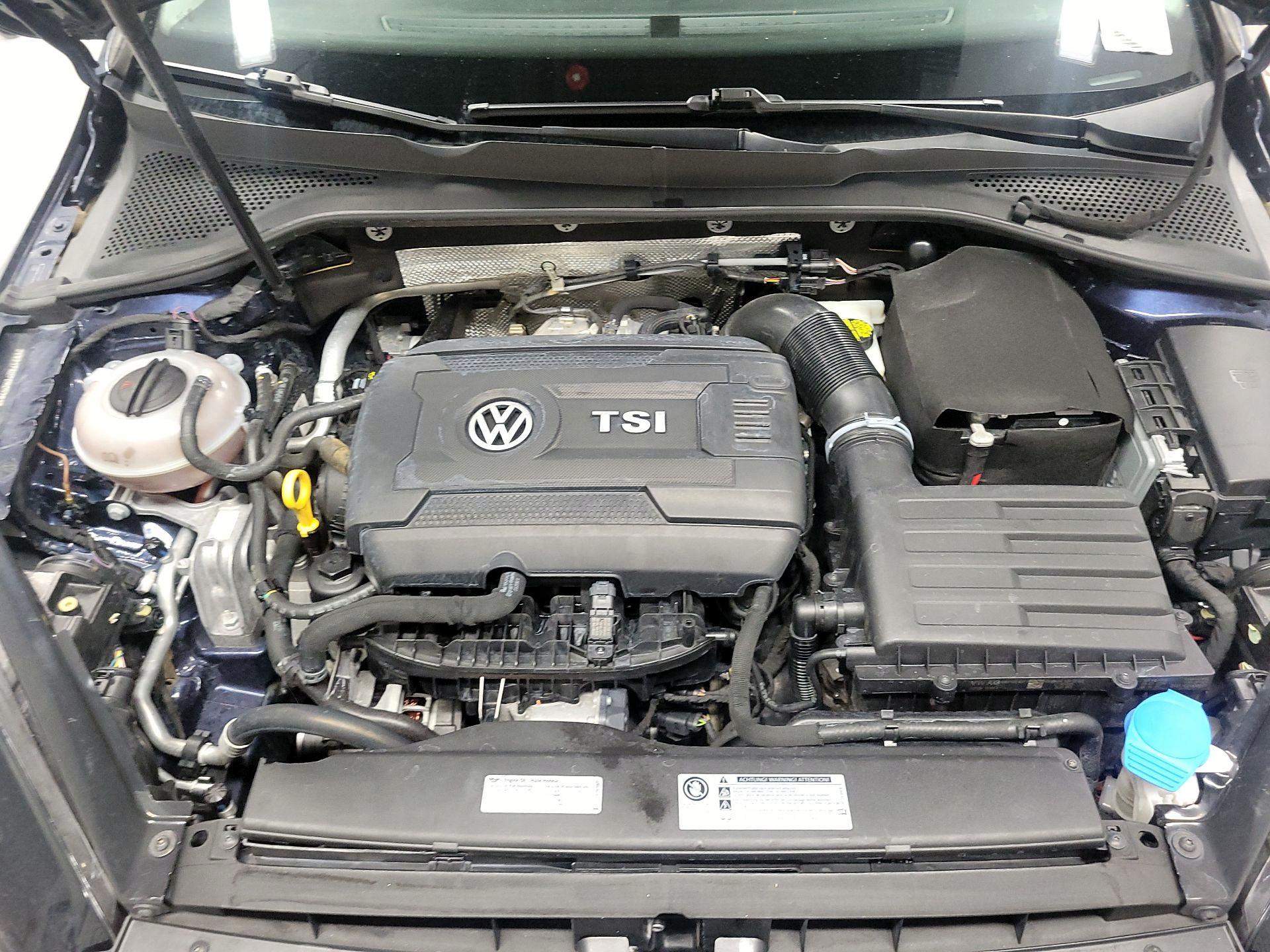 Thumbnail: 2016 Volkswagen Golf - 19