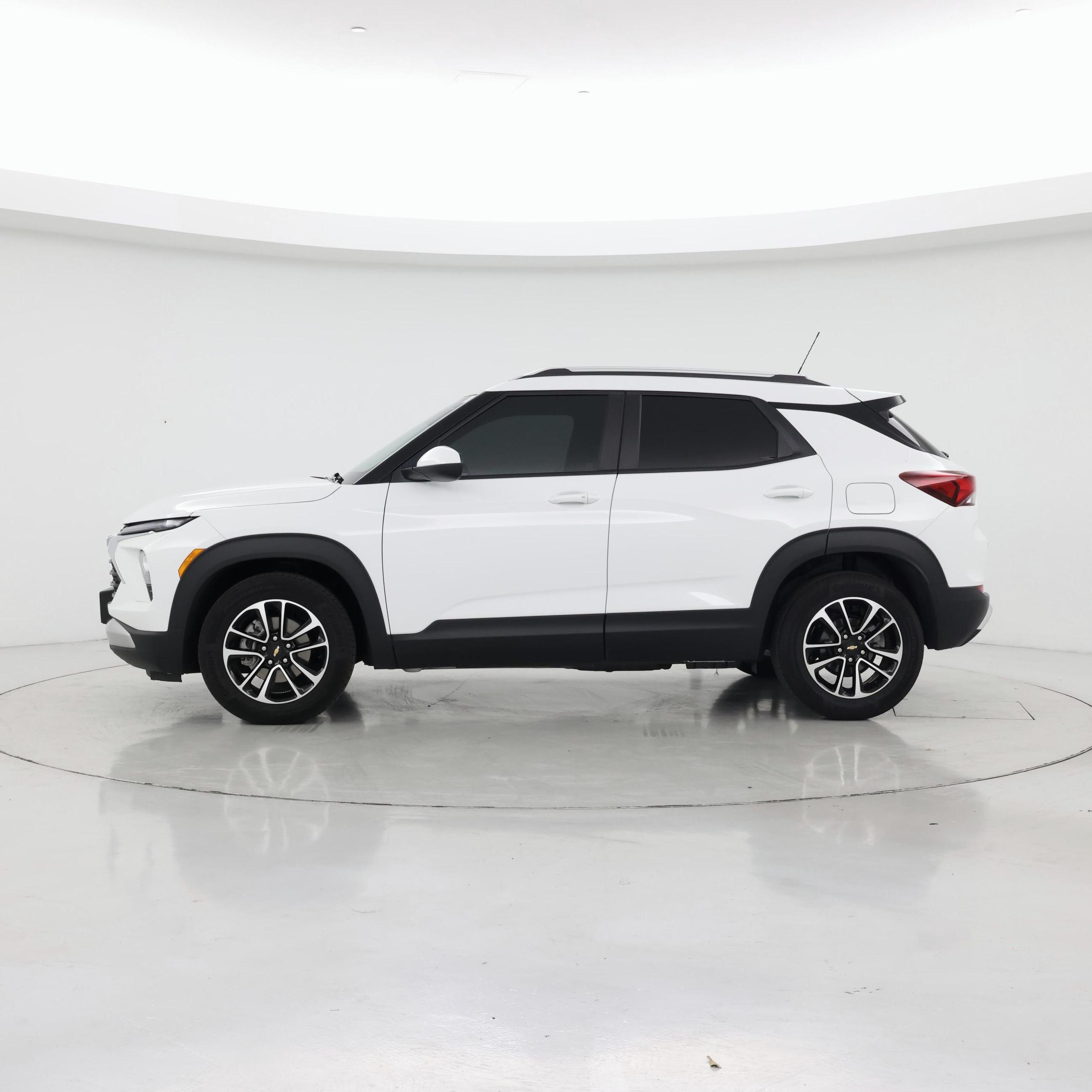 Thumbnail: 2024 Chevrolet TrailBlazer - 3