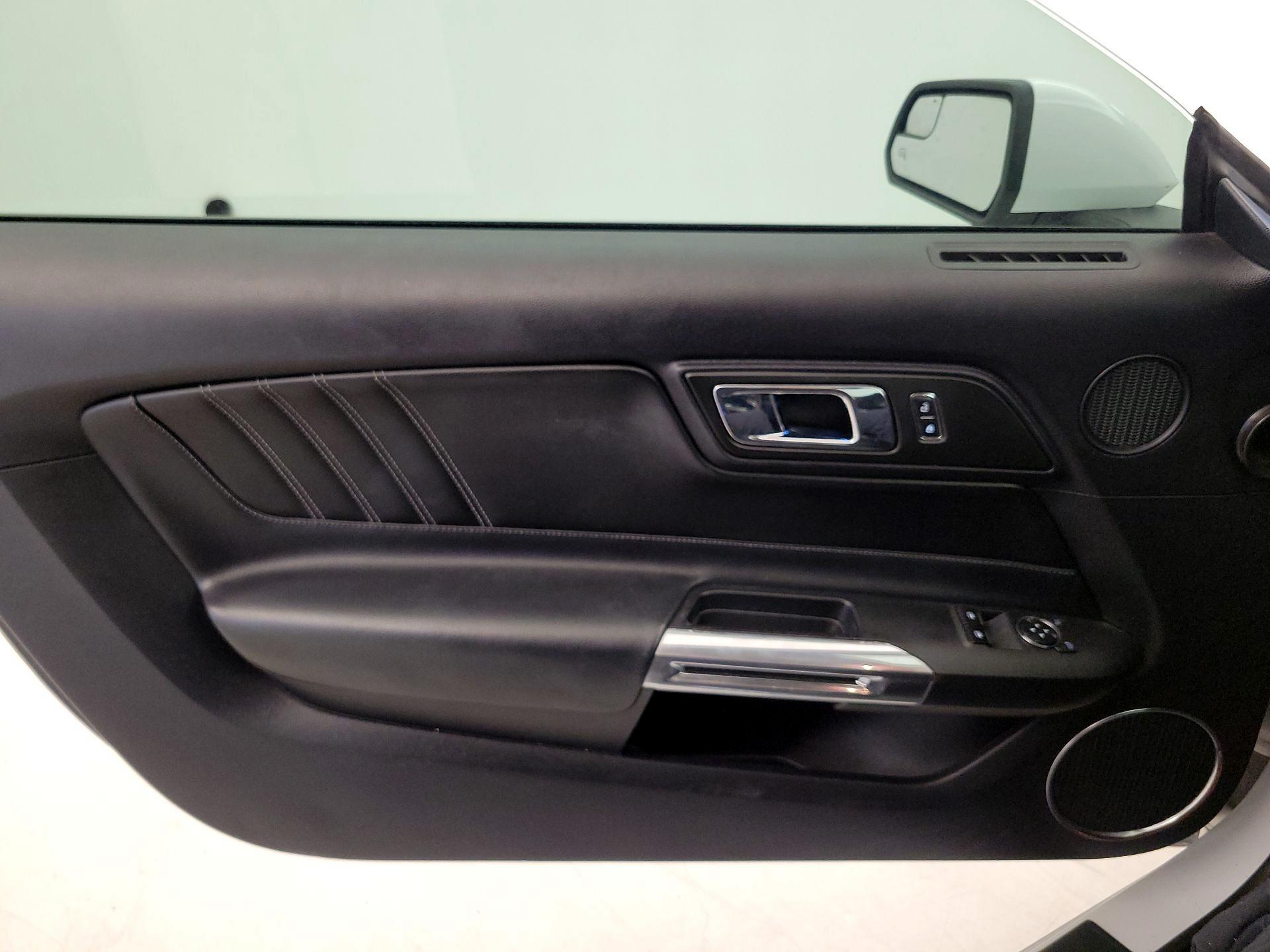 Thumbnail: 2015 Ford Mustang - 12