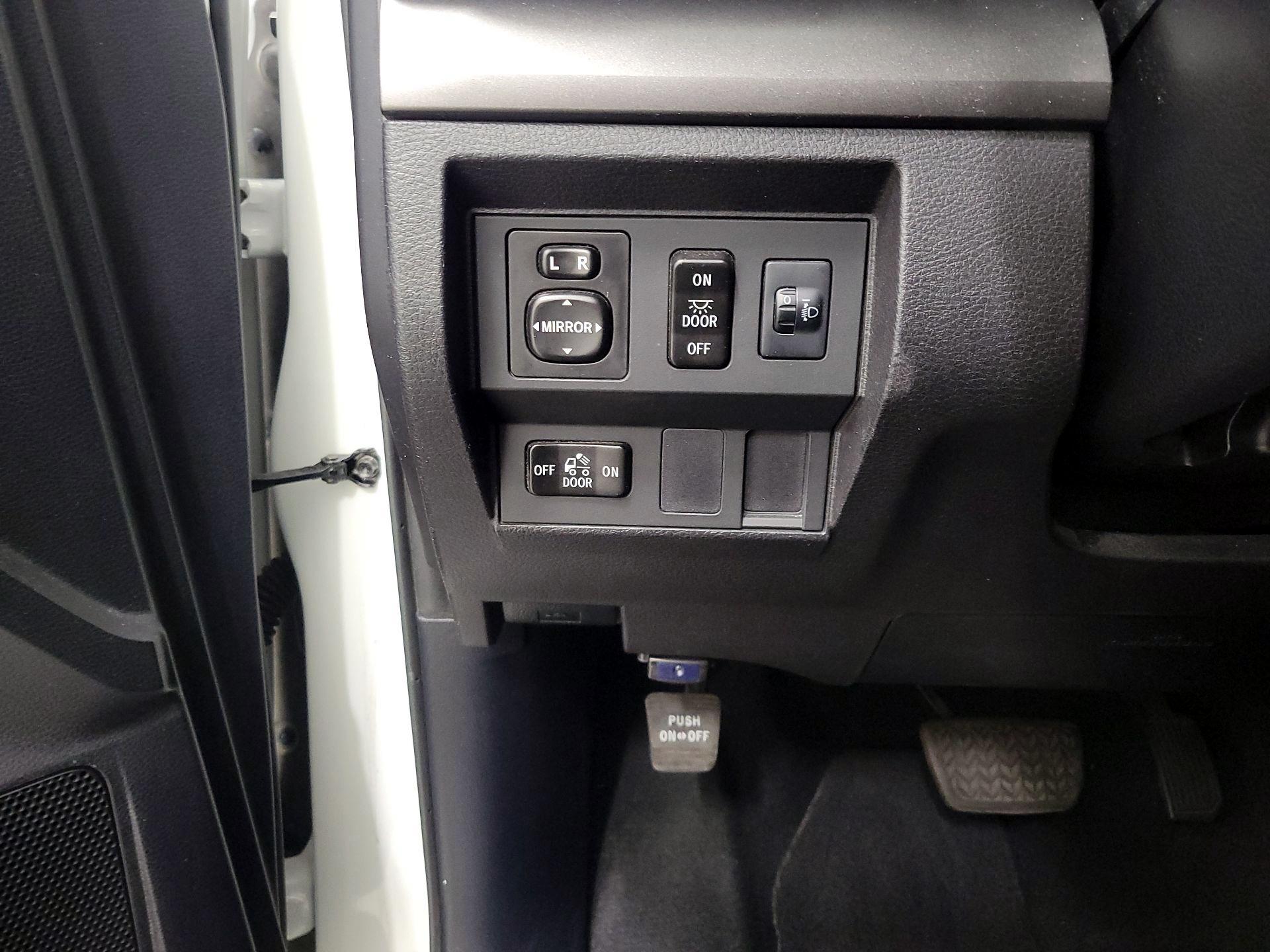 Thumbnail: 2014 Toyota Tundra - 13