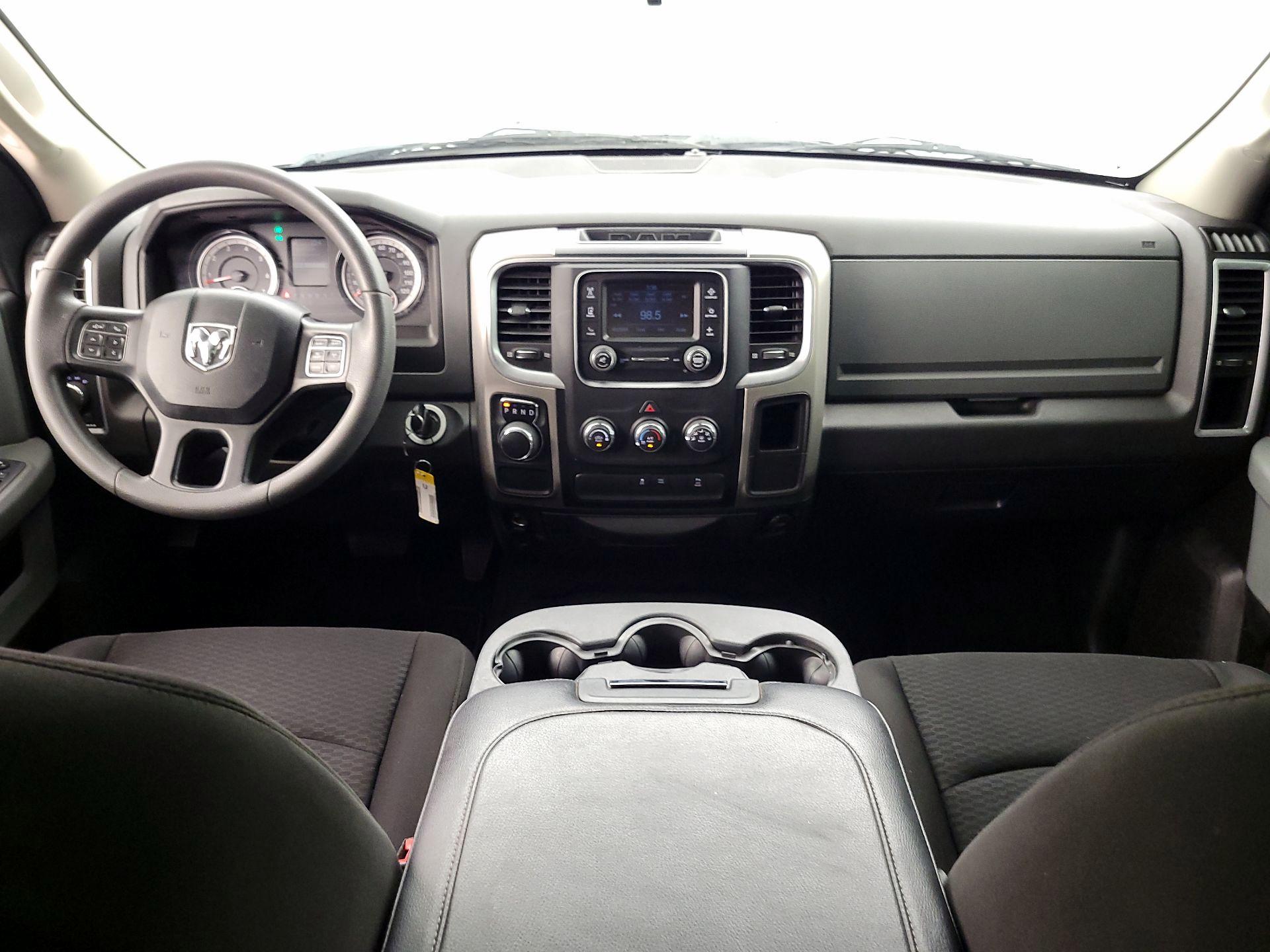 Thumbnail: 2020 RAM 1500 Classic - 9