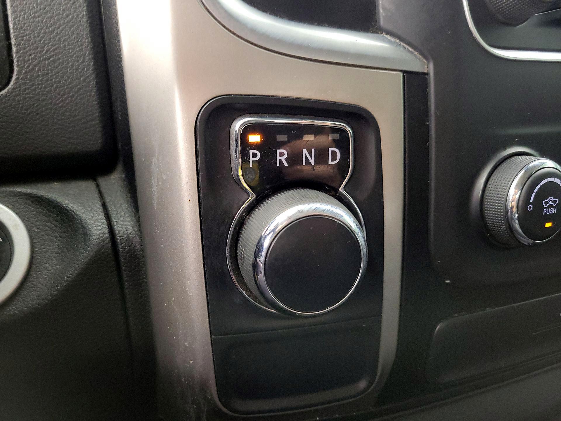 Thumbnail: 2020 RAM 1500 Classic - 17