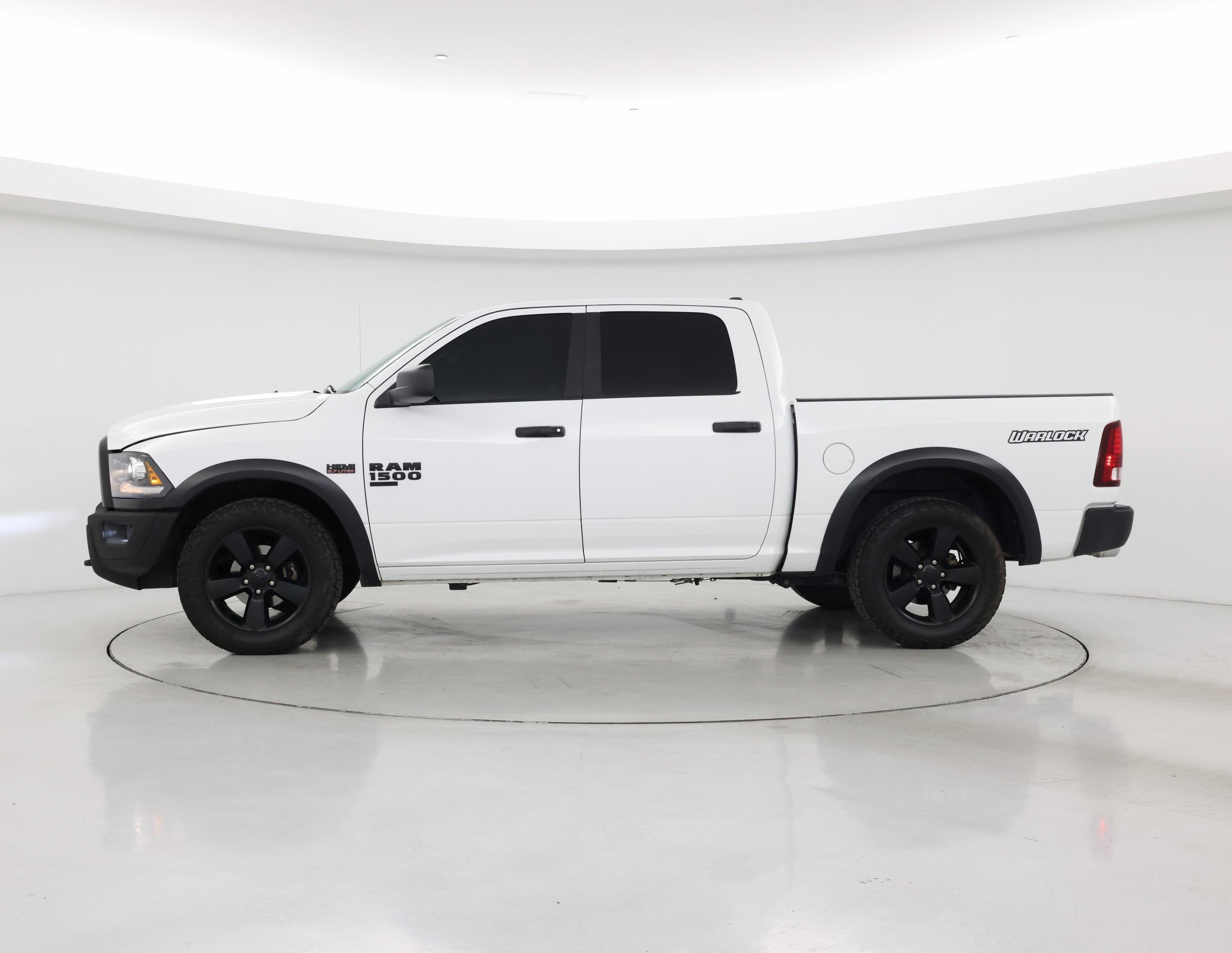 Thumbnail: 2020 RAM 1500 Classic - 3