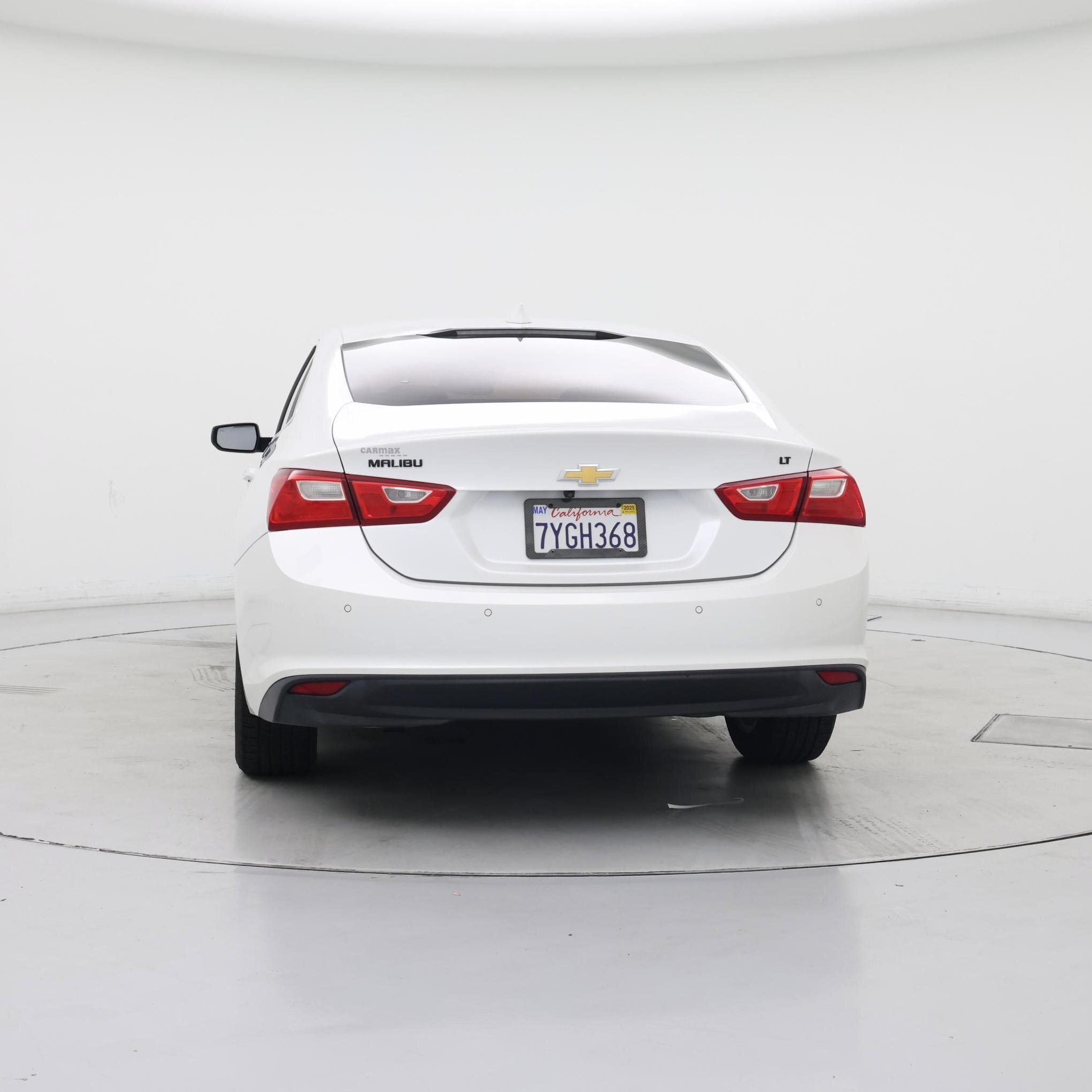 Thumbnail: 2017 Chevrolet Malibu - 6