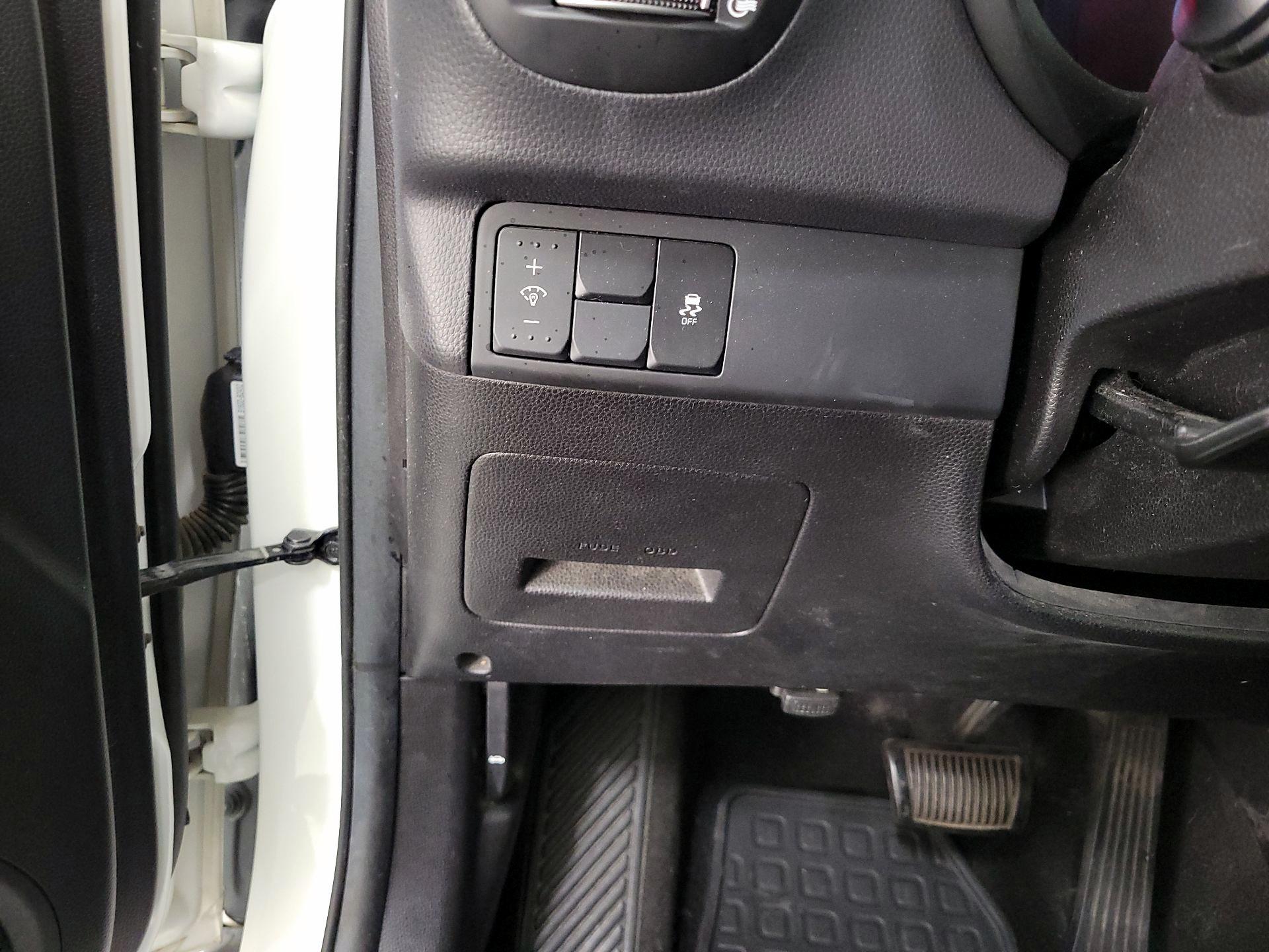 Thumbnail: 2014 Kia Soul - 13