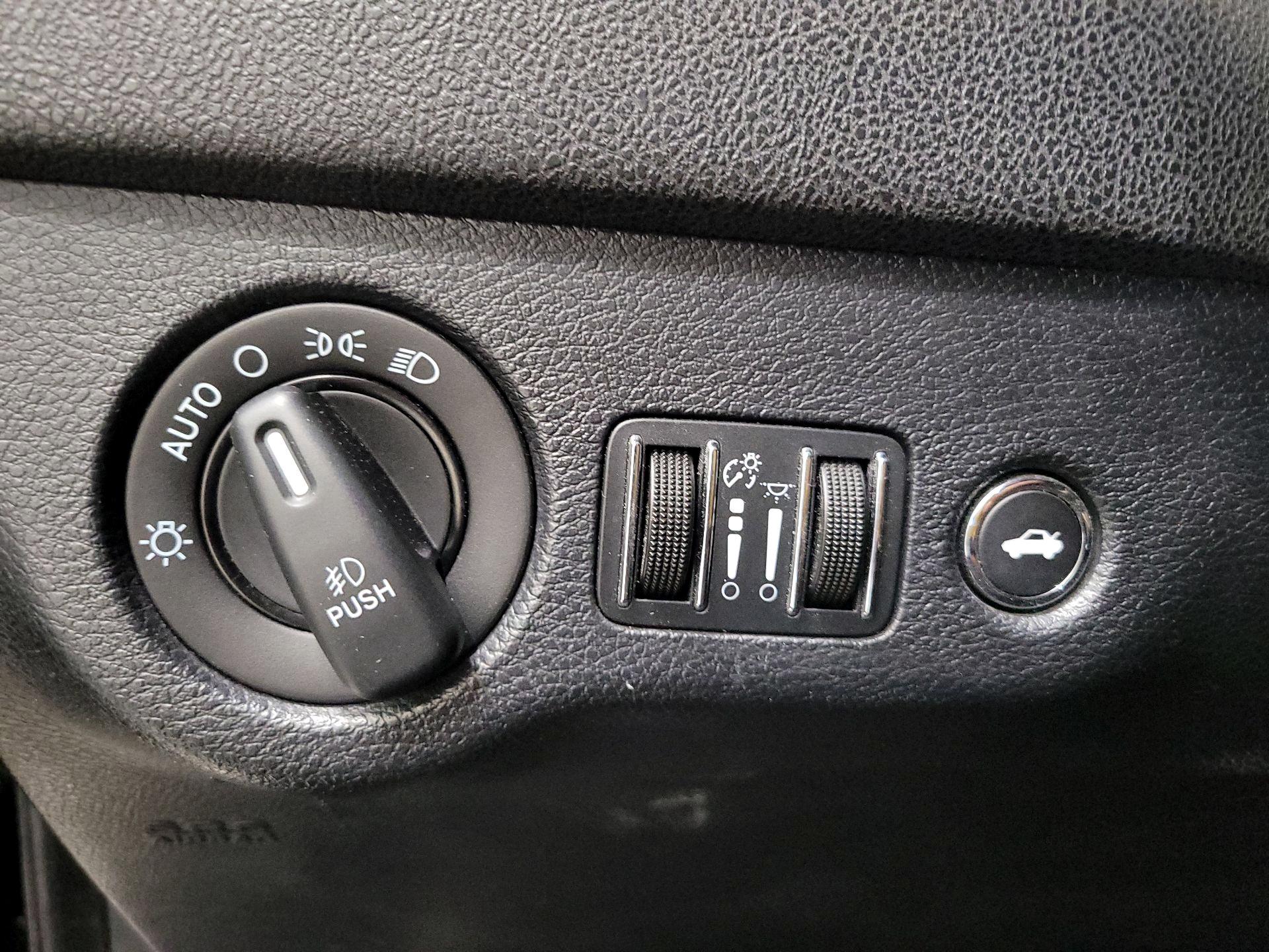 Thumbnail: 2016 Dodge Charger - 13