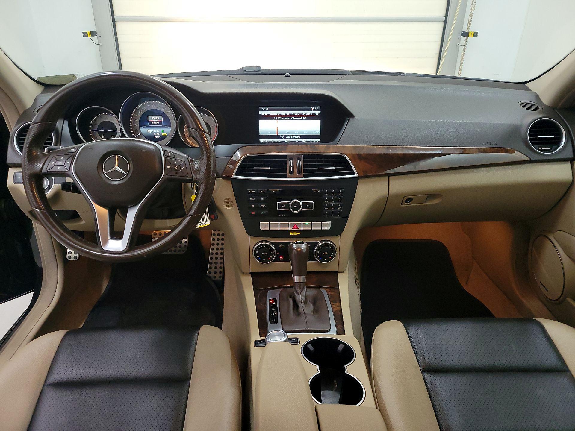 Thumbnail: 2014 Mercedes-Benz C-Class - 9