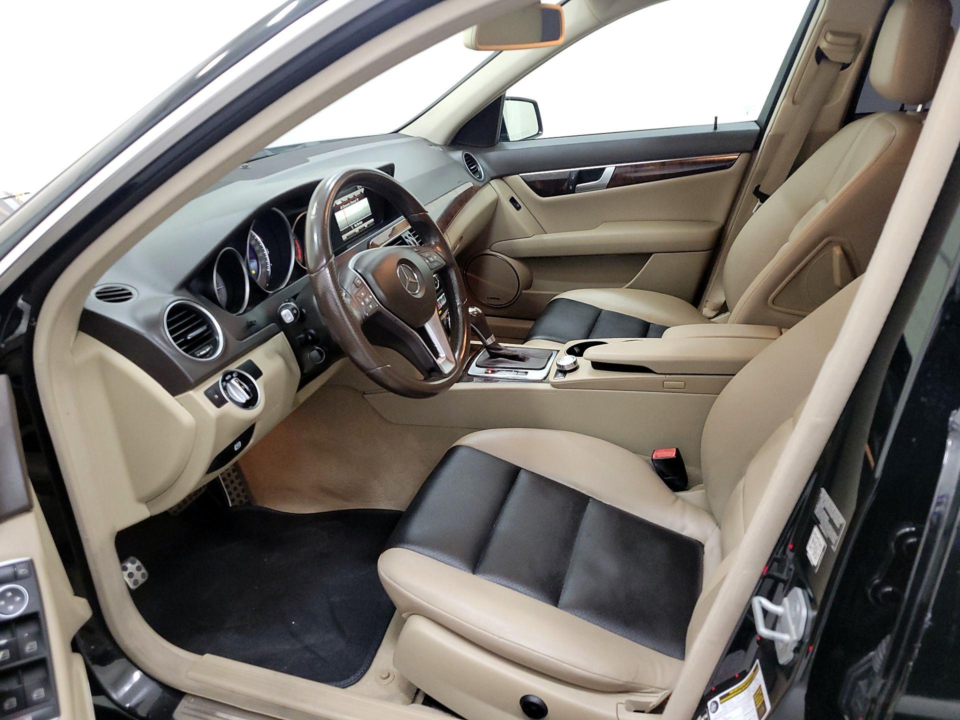 Thumbnail: 2014 Mercedes-Benz C-Class - 11