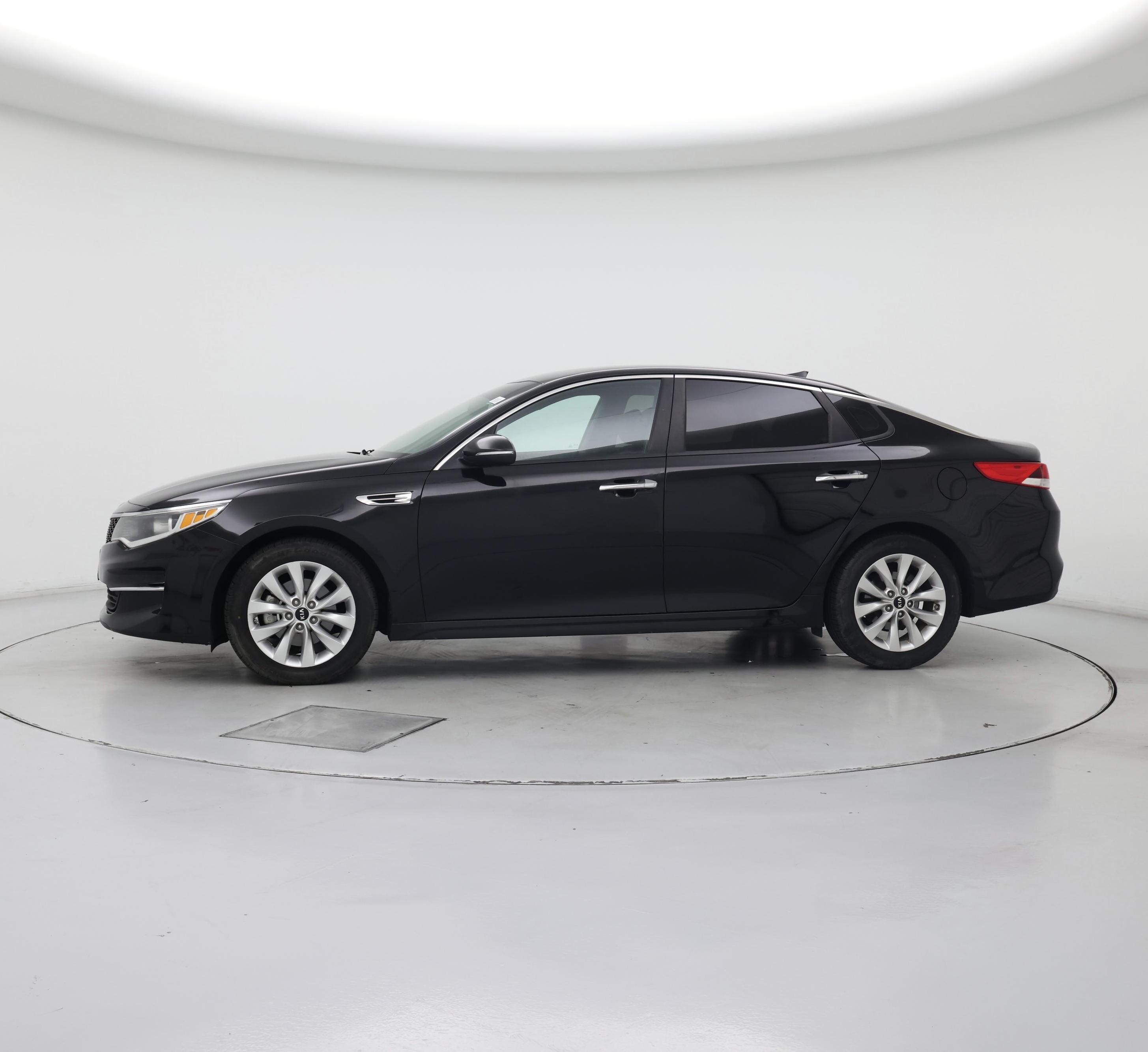 Thumbnail: 2018 Kia Optima - 3