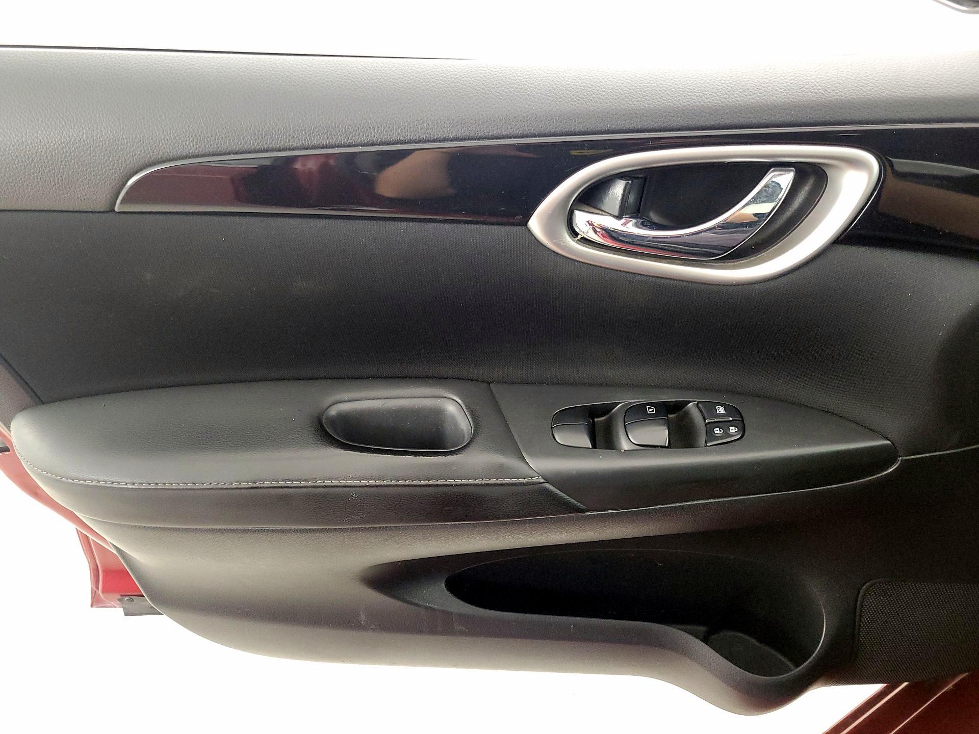 Thumbnail: 2019 Nissan Sentra - 12