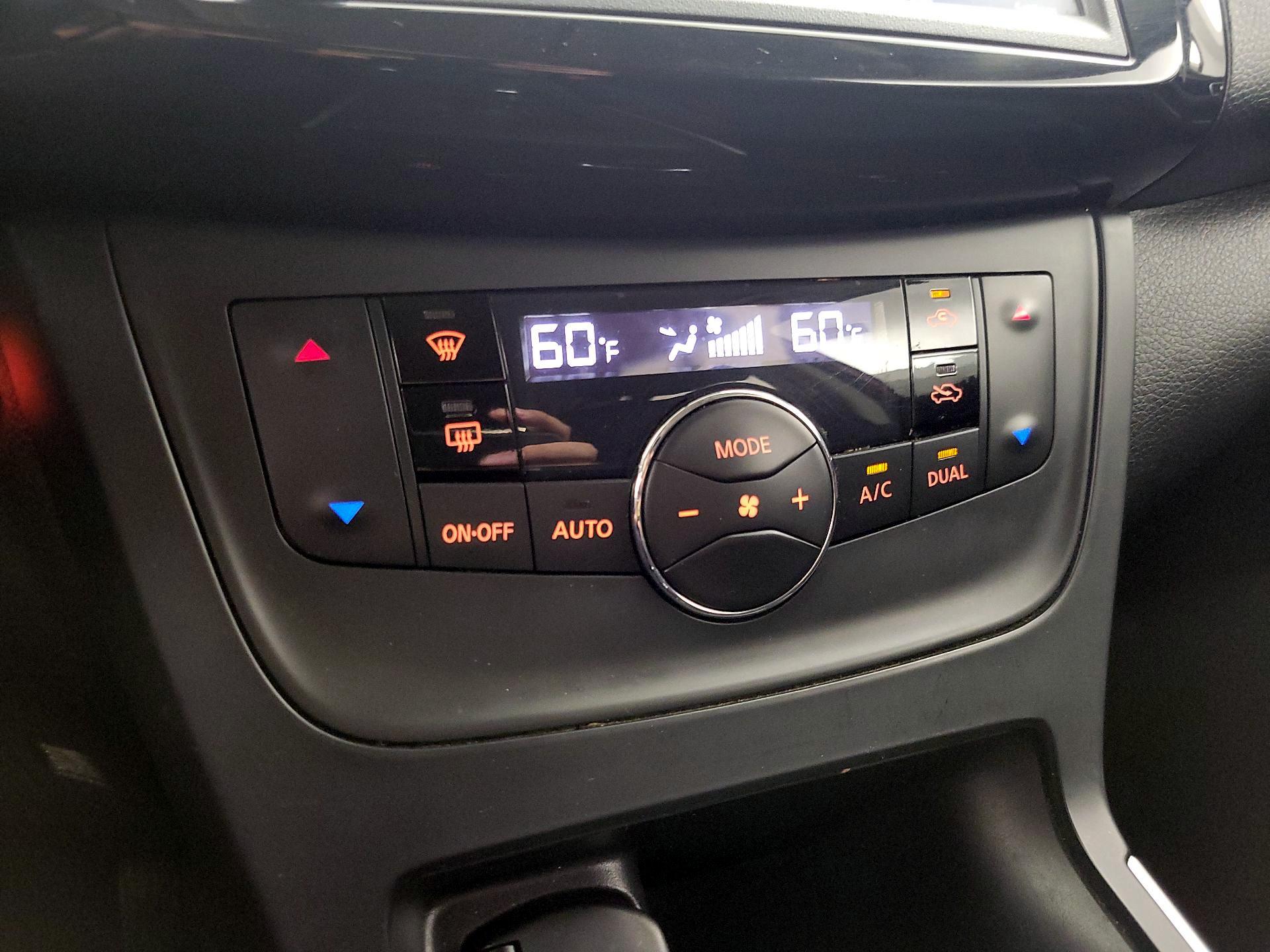 Thumbnail: 2019 Nissan Sentra - 16