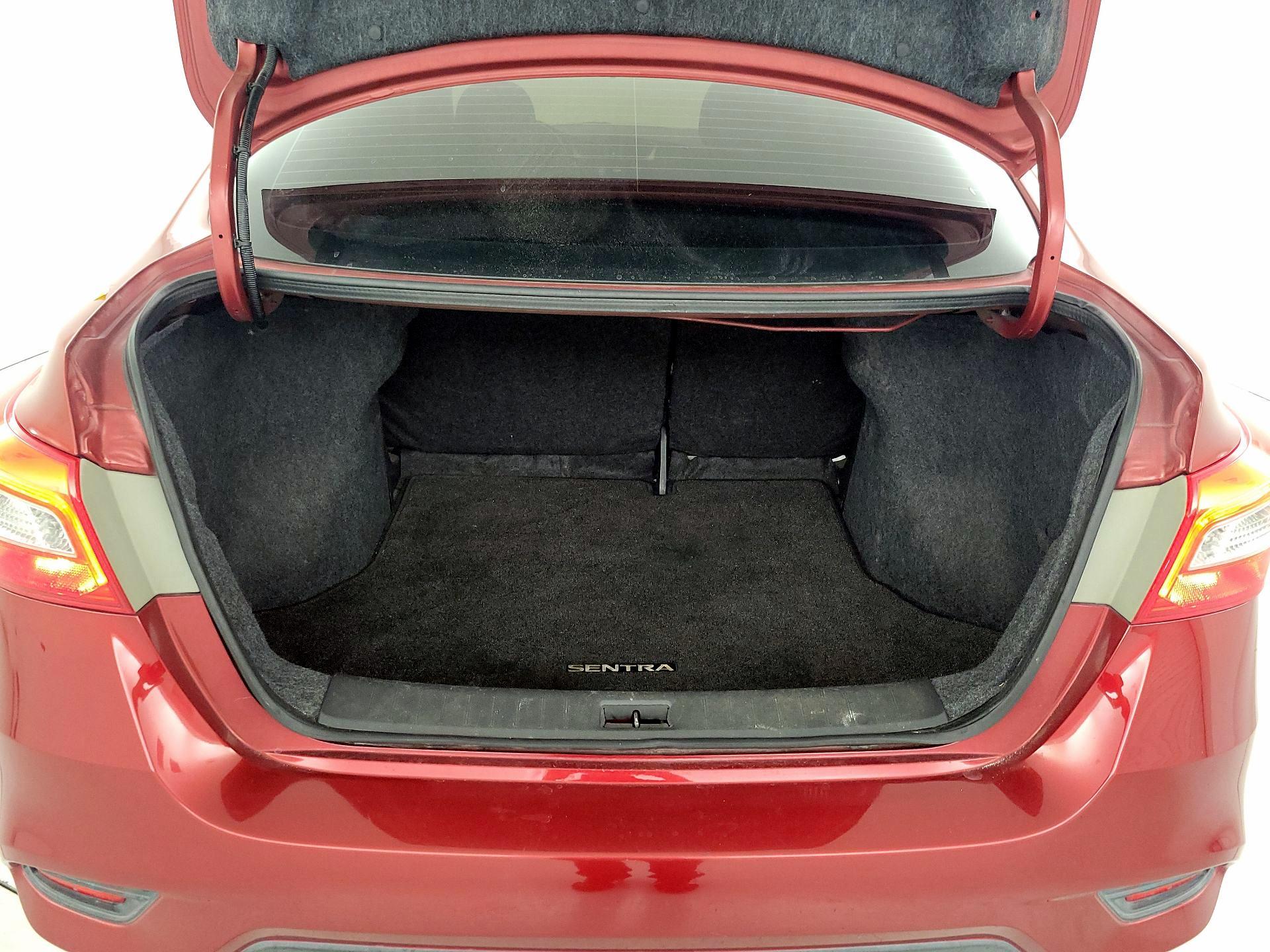Thumbnail: 2019 Nissan Sentra - 19