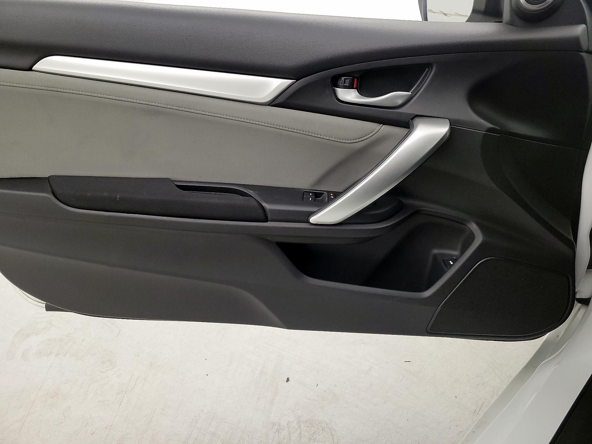 Thumbnail: 2017 Honda Civic - 12